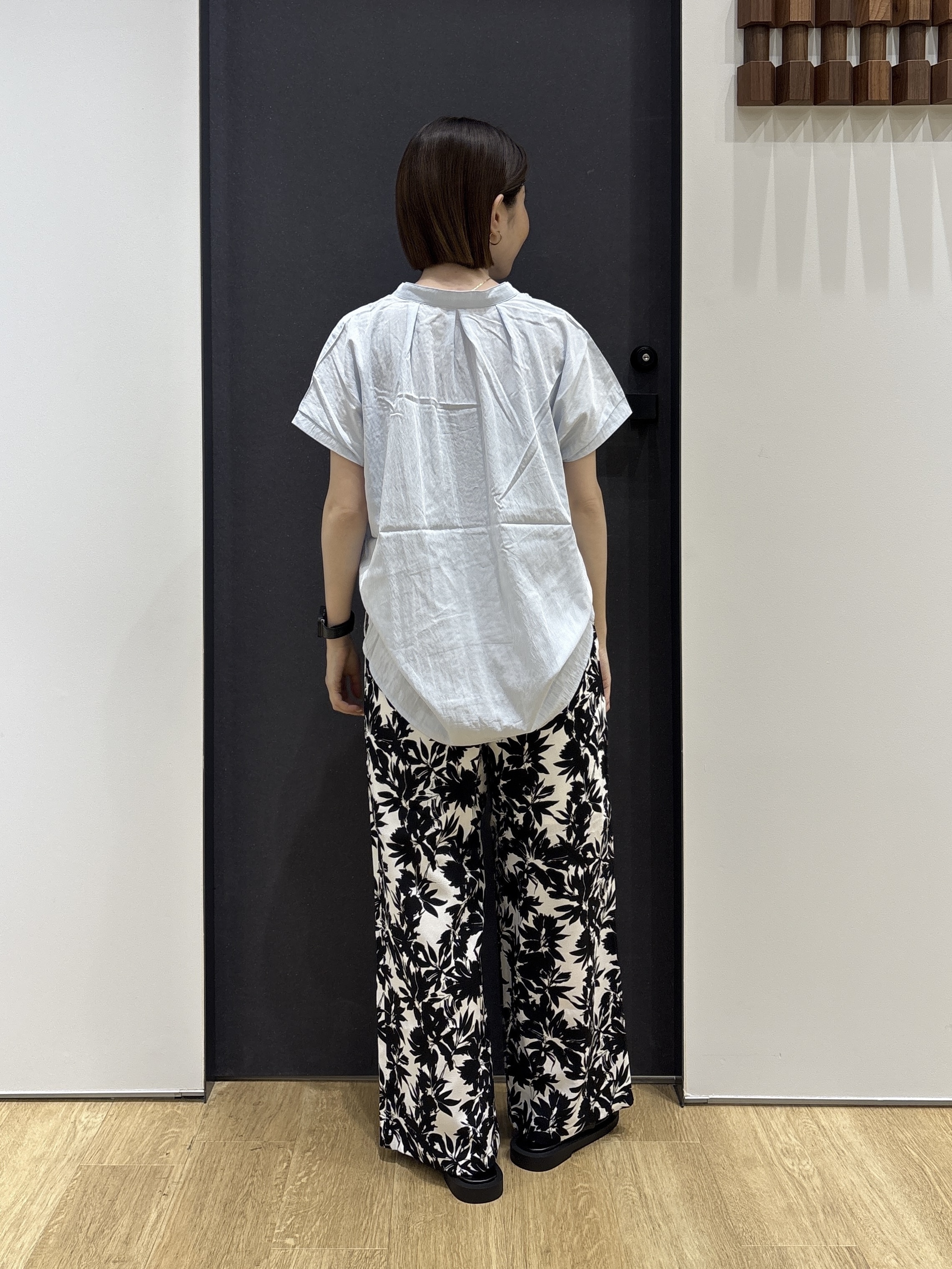 risaさんの「Dessin｜バンドカラーフロントフリルブラウス」を使ったコーディネート
