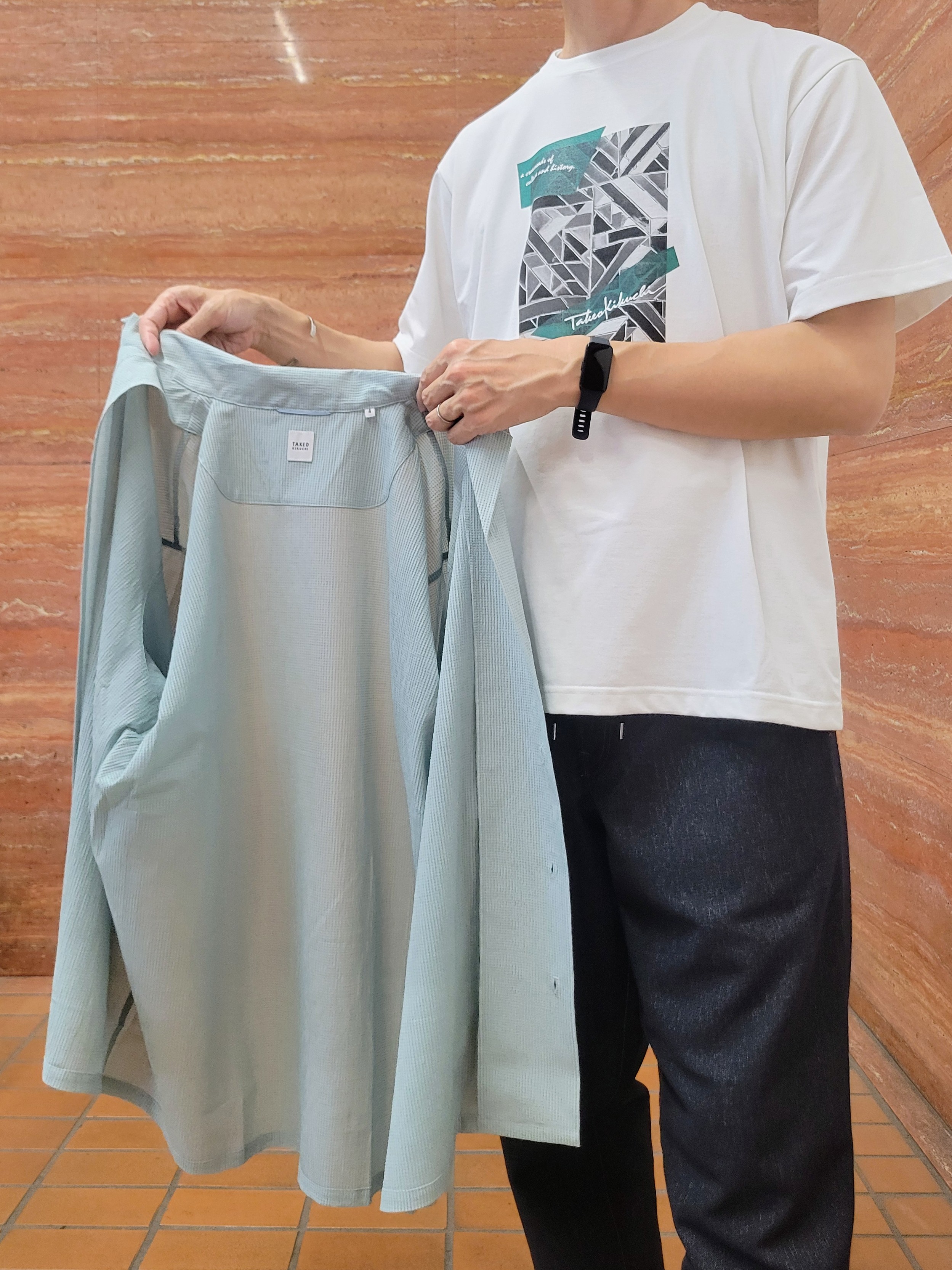 piroyaさんの「TAKEO KIKUCHI｜【通気性】トリコットサッカー オープンカラー シャツ」を使ったコーディネート