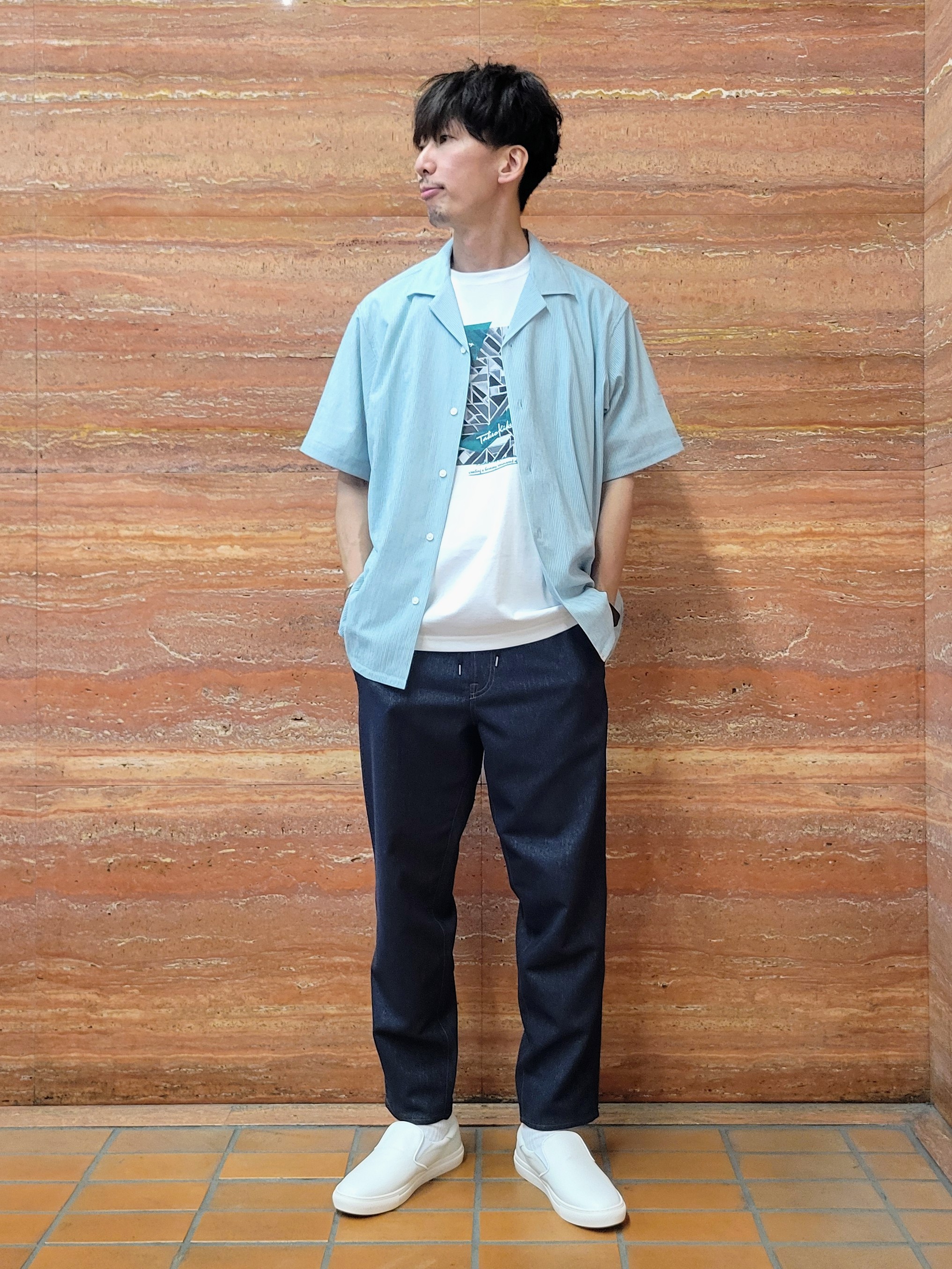 piroyaさんの「TAKEO KIKUCHI｜【通気性】トリコットサッカー オープンカラー シャツ」を使ったコーディネート