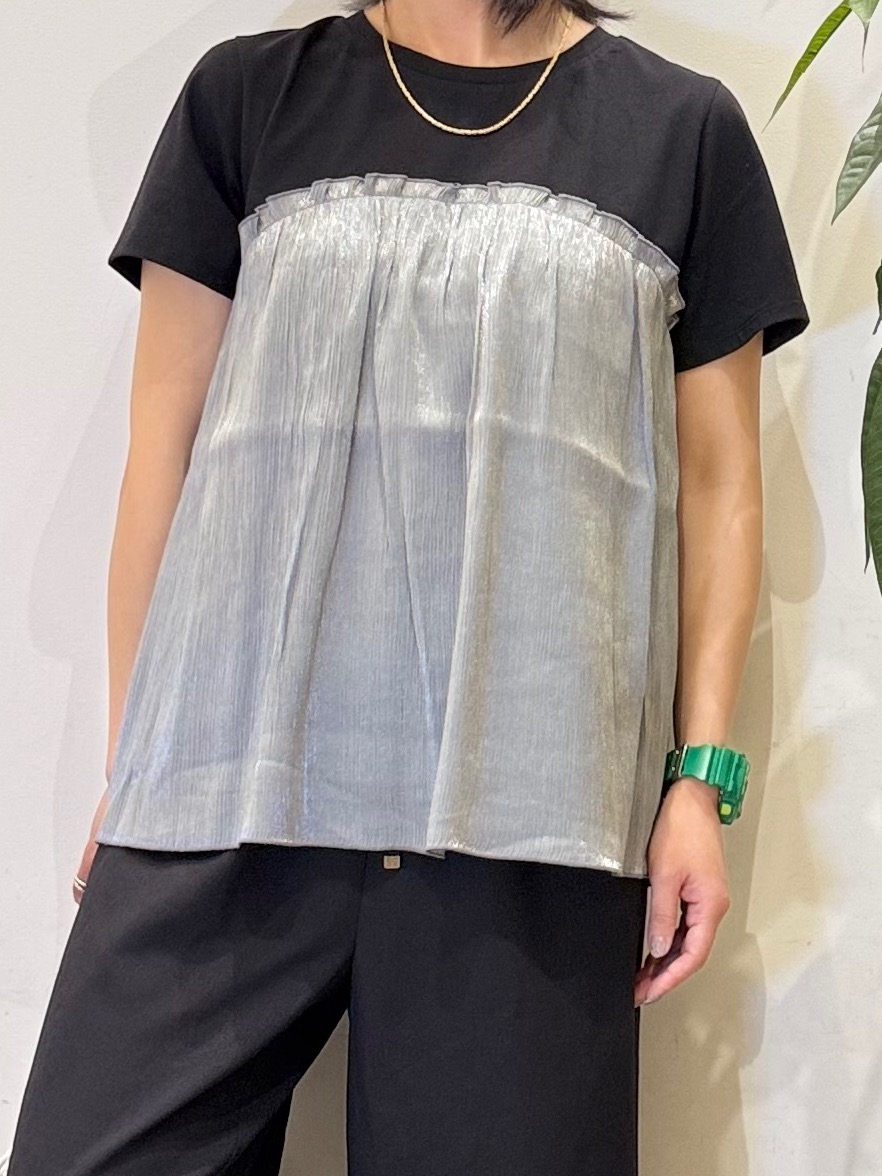 misakiさんの「SHOO･LA･RUE｜【体型カバー】1枚でインせず決まる きらきらビスチェ風Tシャツ」を使ったコーディネート