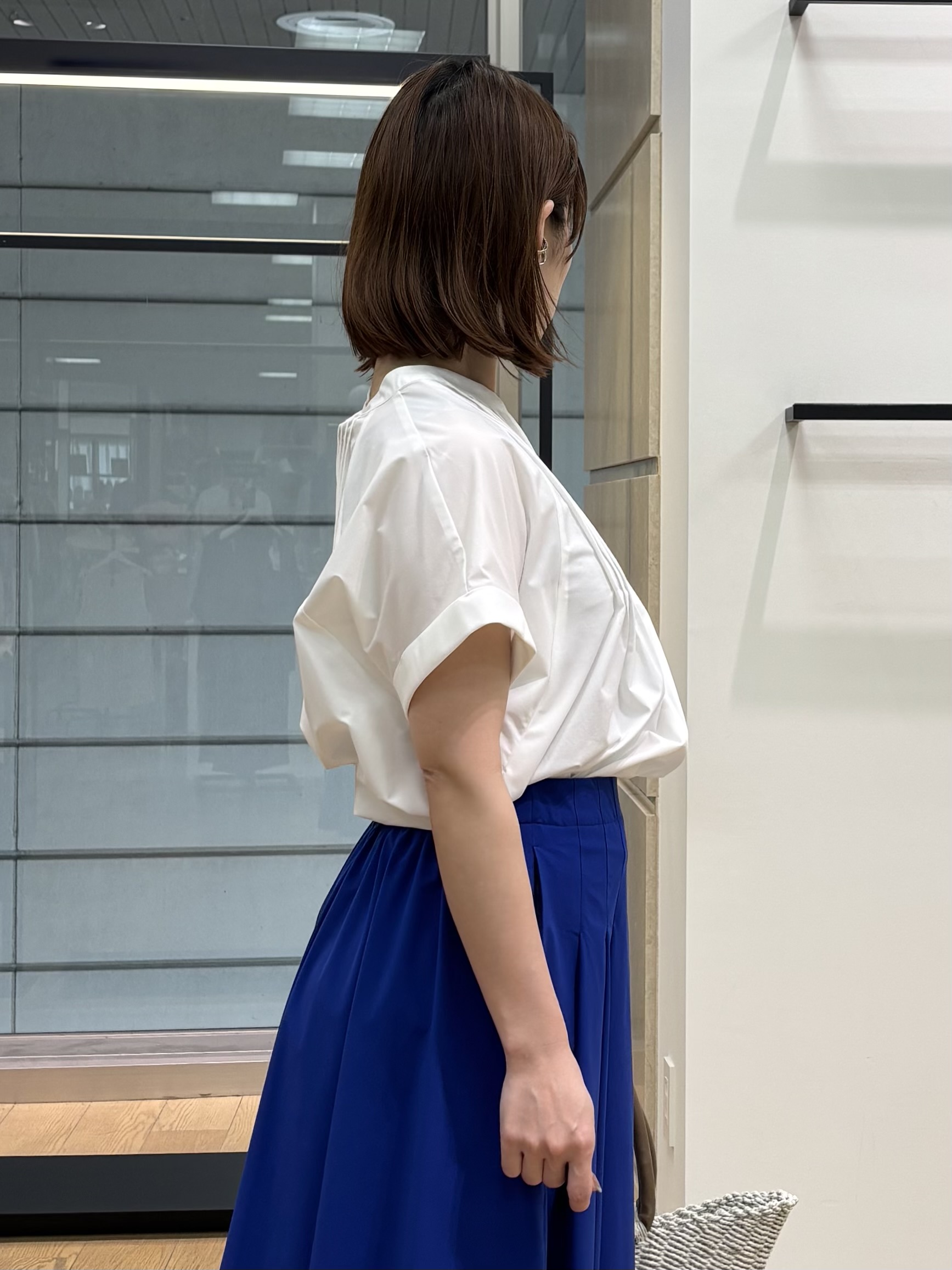 asamiさんの「INDIVI｜【撥水／UVケア／SETUP可能】軽量タックスキッパーブラウス」を使ったコーディネート