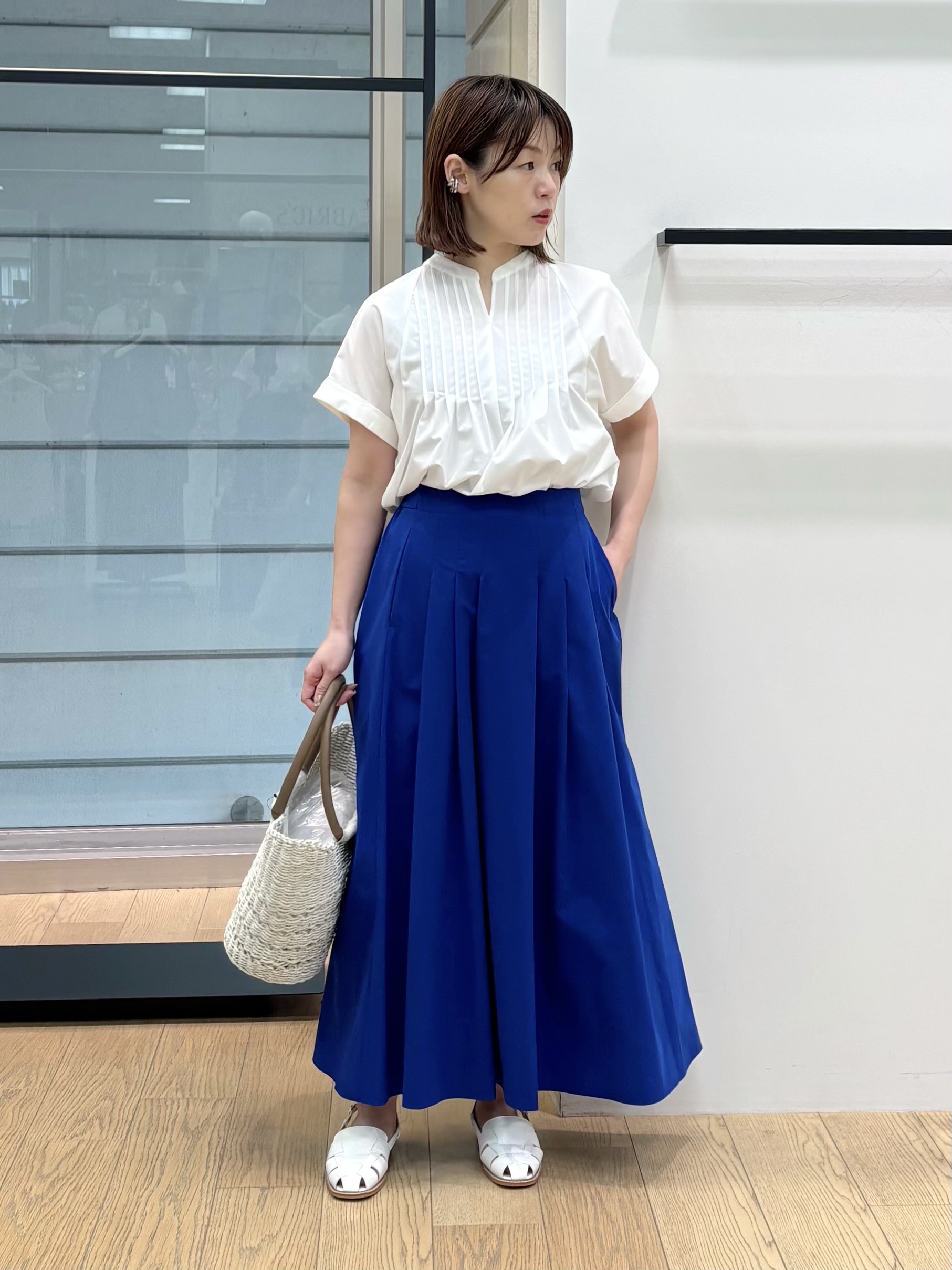 asamiさんの「INDIVI｜【撥水／UVケア／SETUP可能】軽量タックスキッパーブラウス」を使ったコーディネート