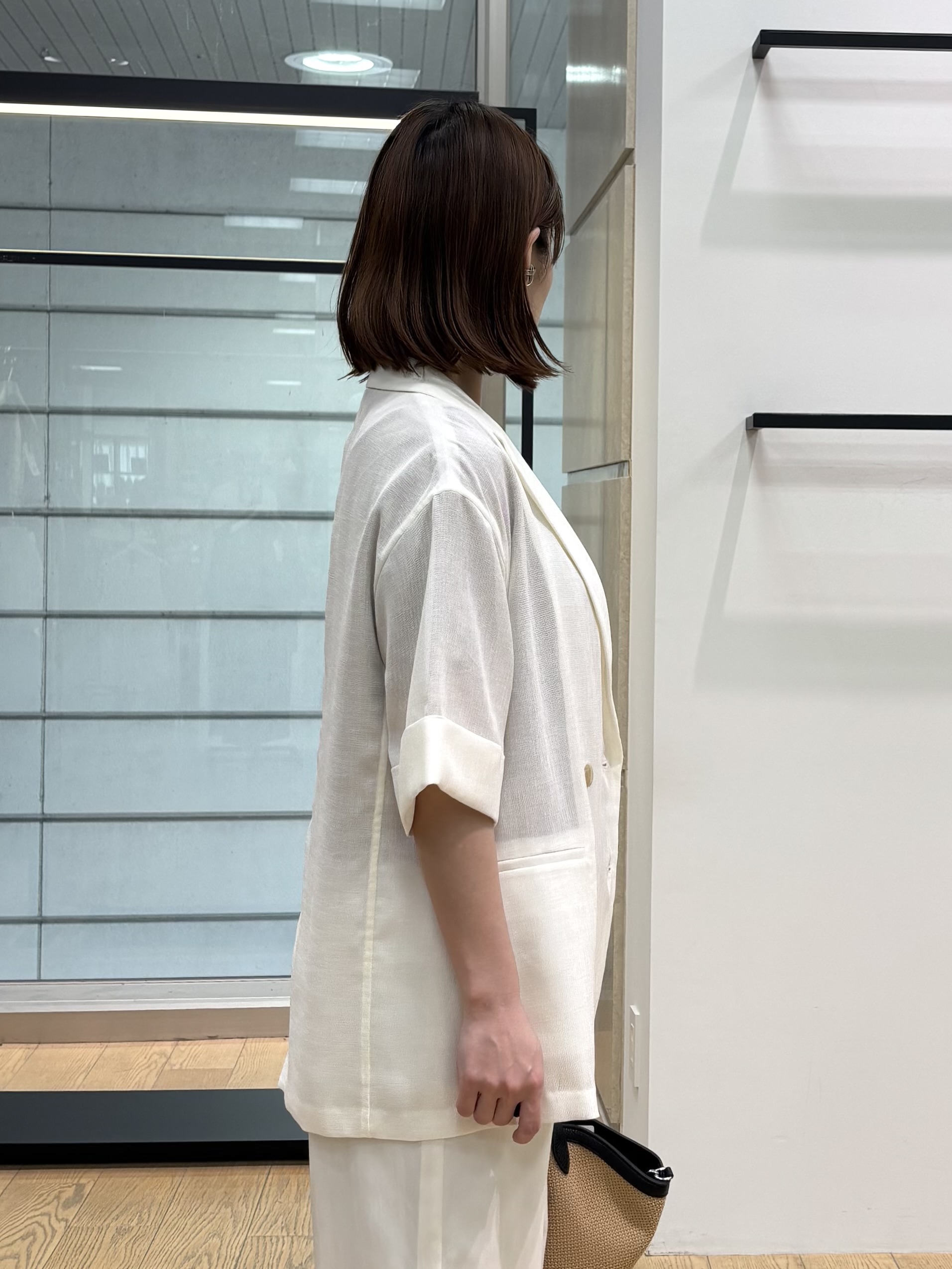 asamiさんの「INDIVI｜【洗える】ガーター編みVネックニットT」を使ったコーディネート