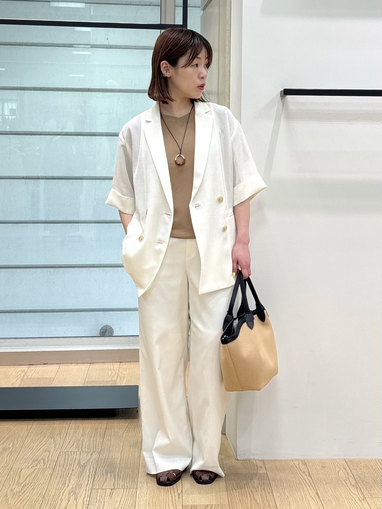asamiさんの「INDIVI｜【洗える】ガーター編みVネックニットT」を使ったコーディネート