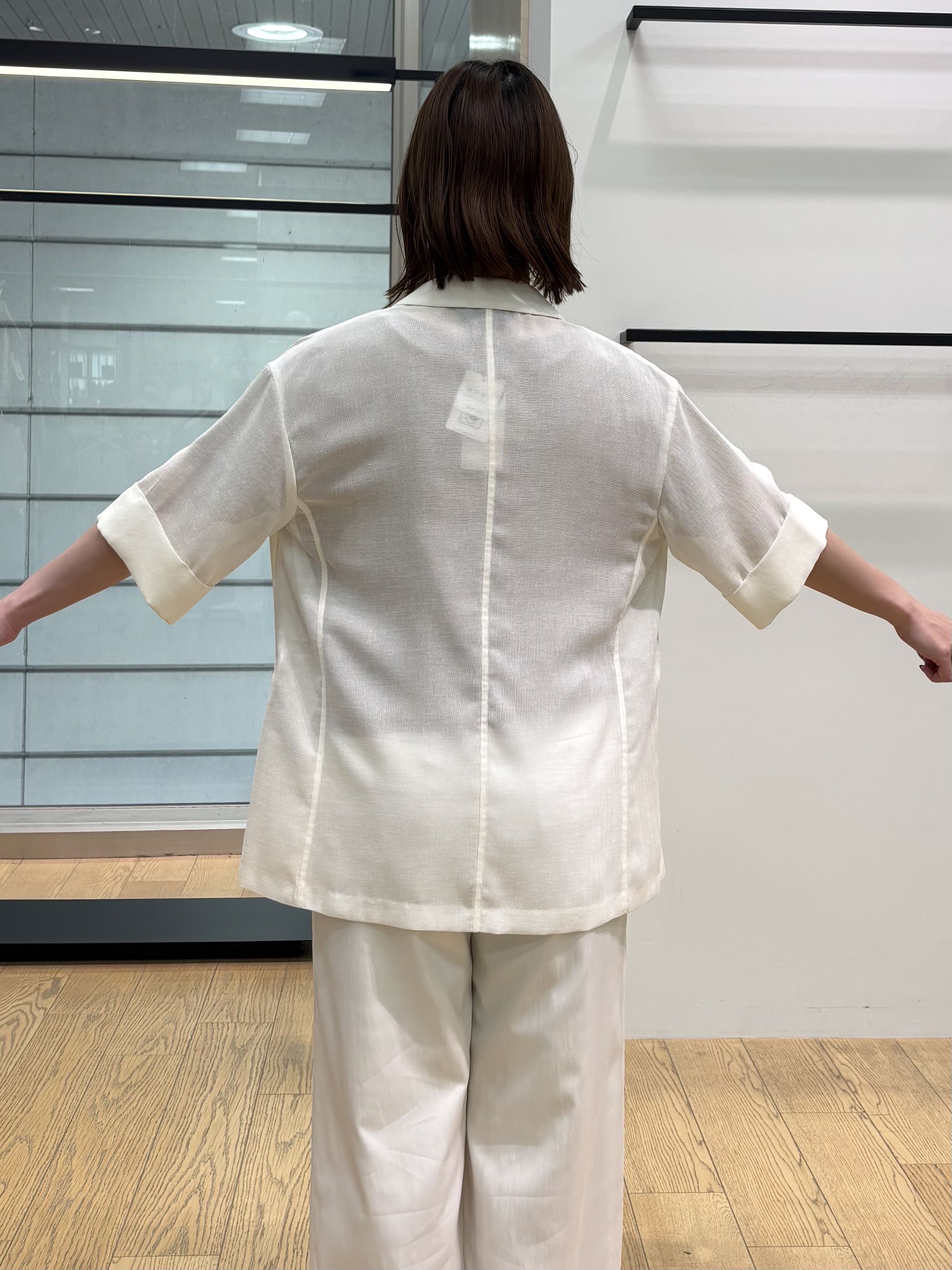 asamiさんの「INDIVI｜【洗える】ガーター編みVネックニットT」を使ったコーディネート