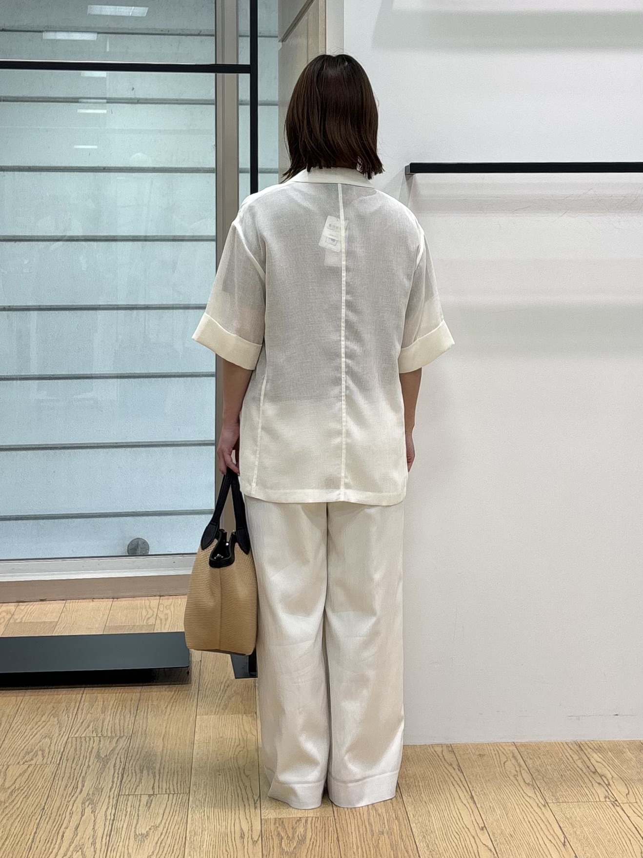asamiさんの「INDIVI｜【洗える】ガーター編みVネックニットT」を使ったコーディネート