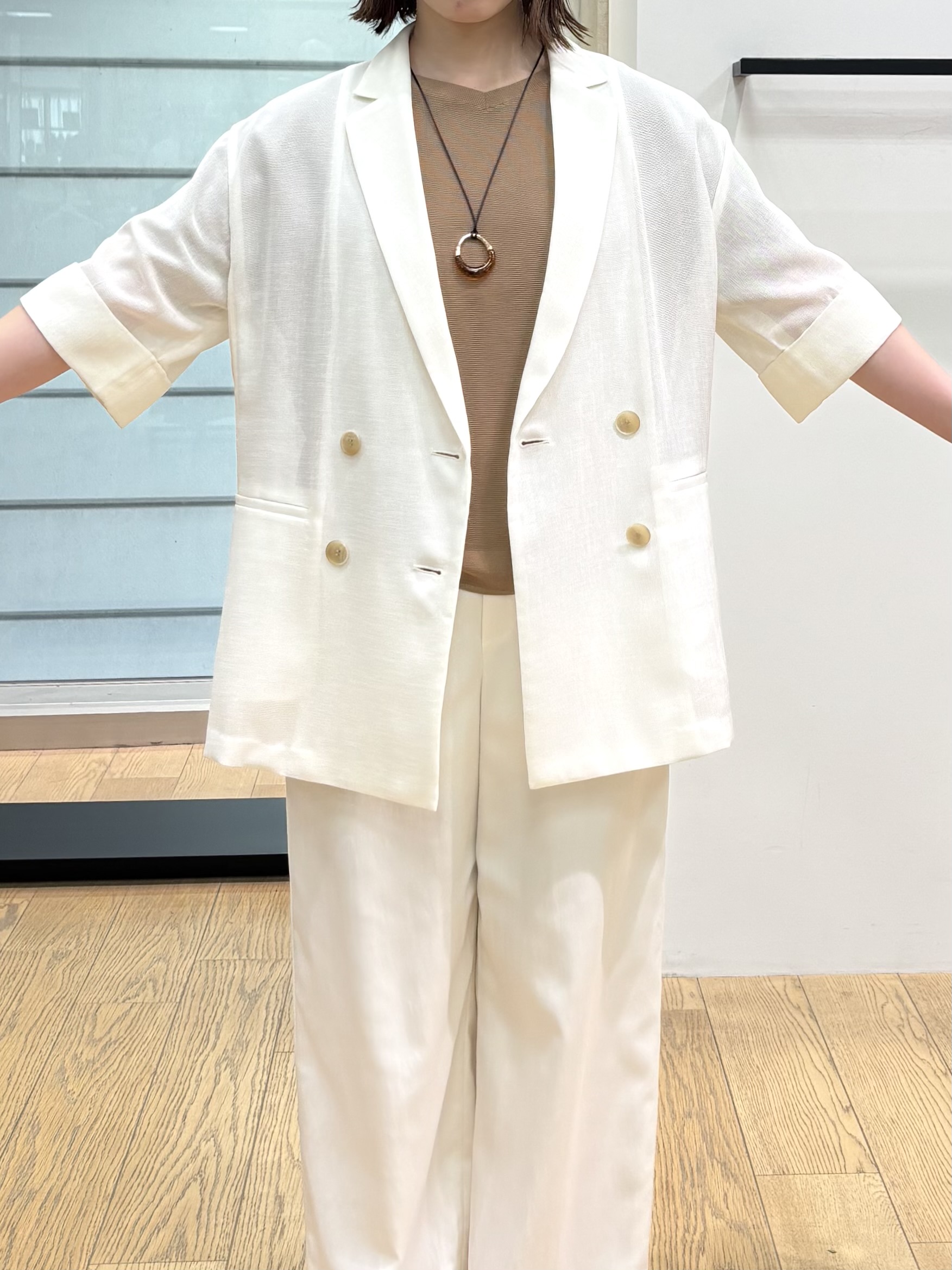 asamiさんの「INDIVI｜【洗える】ガーター編みVネックニットT」を使ったコーディネート