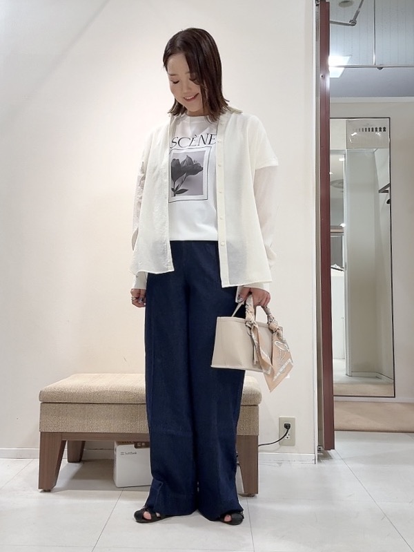 YUIさんの「UNTITLED｜◆【2WAY/マシンウォッシャブル】カシュクールデザインシャツ」を使ったコーディネート