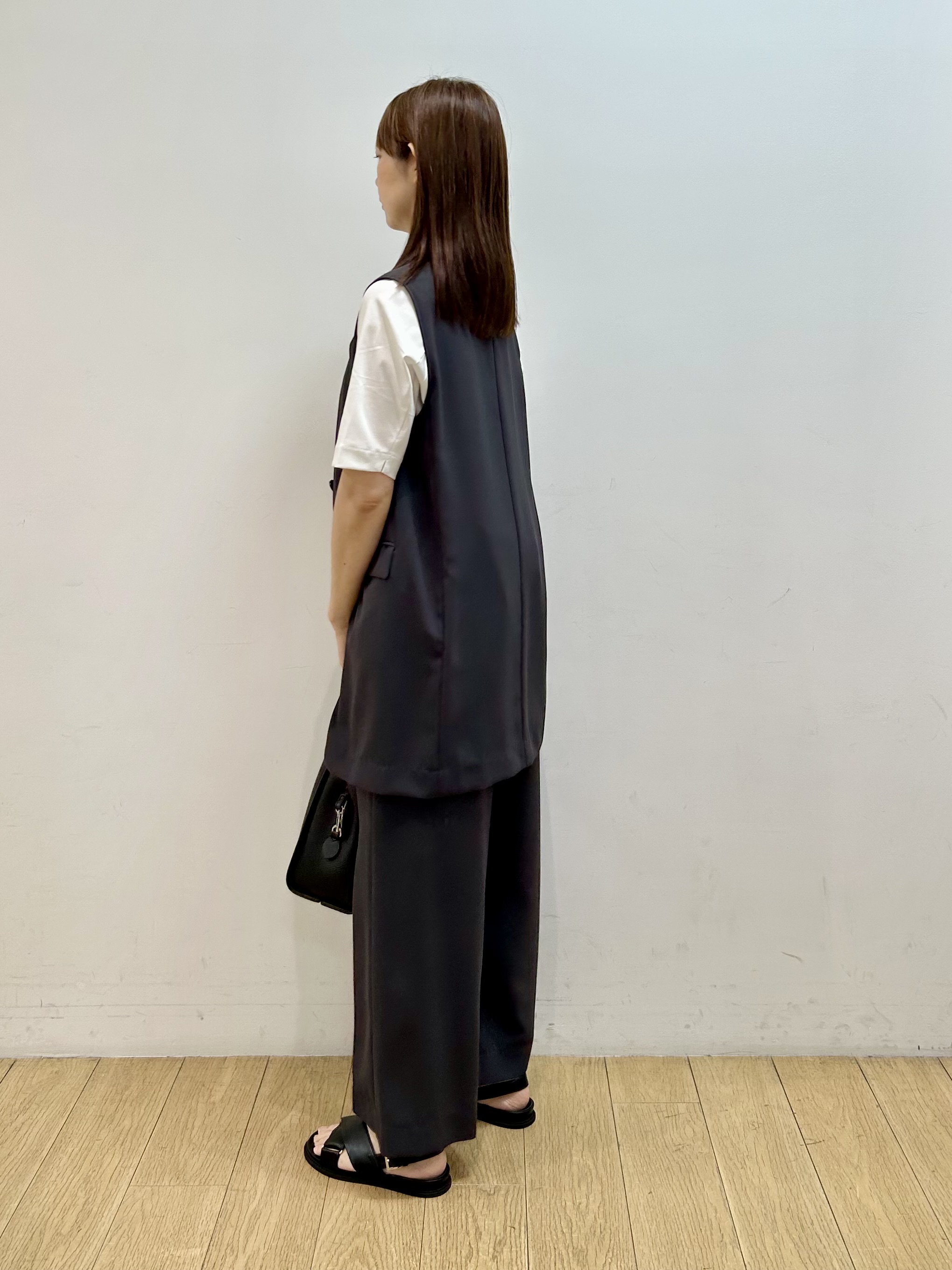 kozueさんの「INDIVI｜【接触冷感／透湿／着る日傘】颯爽ジレジャケット」を使ったコーディネート