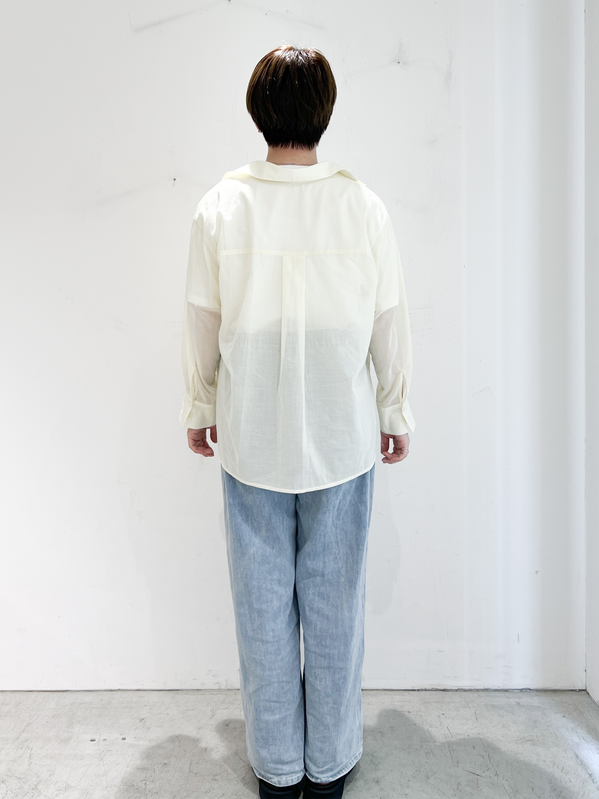 JINさんの「OPAQUE.CLIP｜シアーローンシャツ【洗濯機OK】」を使ったコーディネート