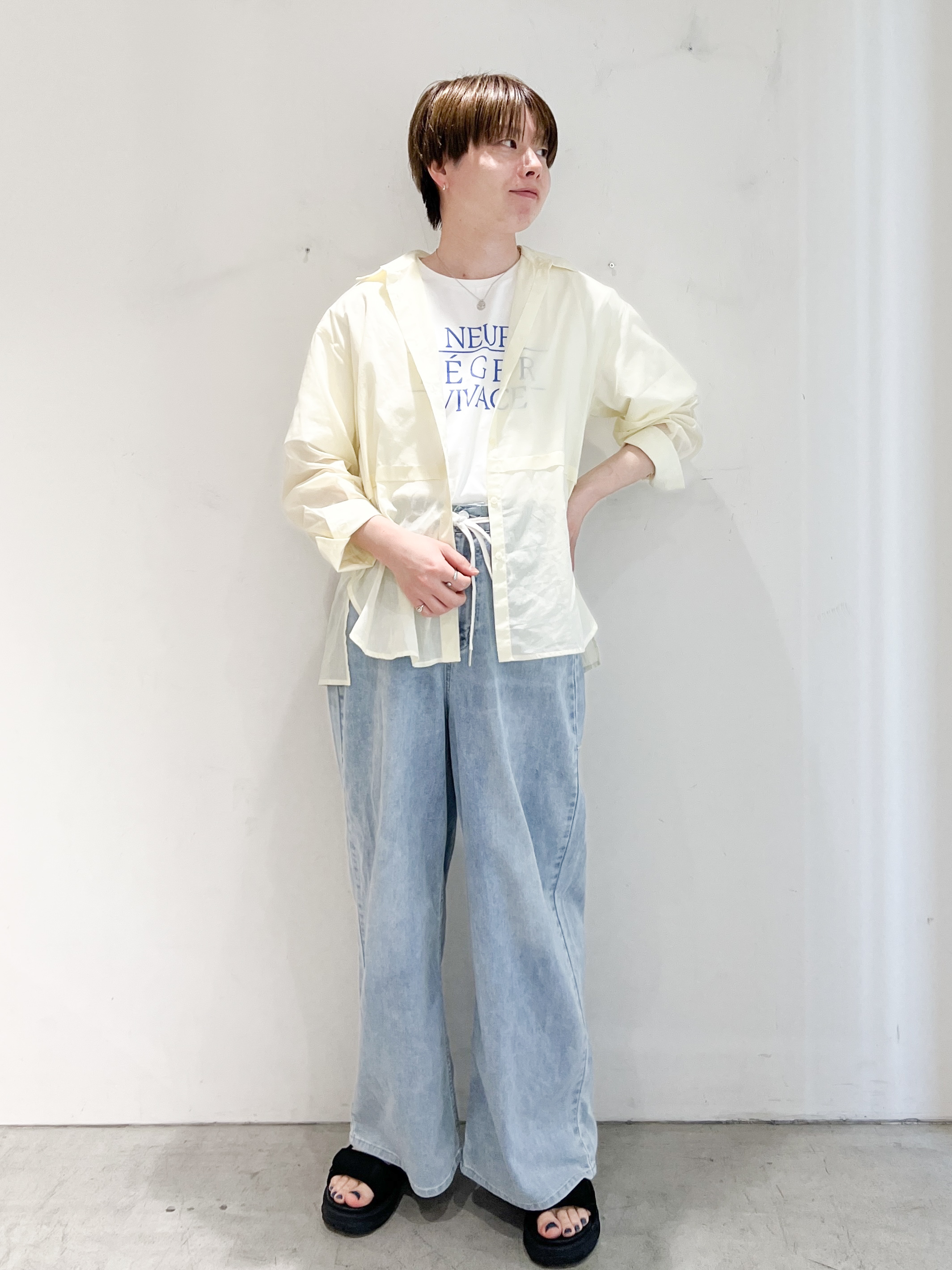 JINさんの「OPAQUE.CLIP｜シアーローンシャツ【洗濯機OK】」を使ったコーディネート