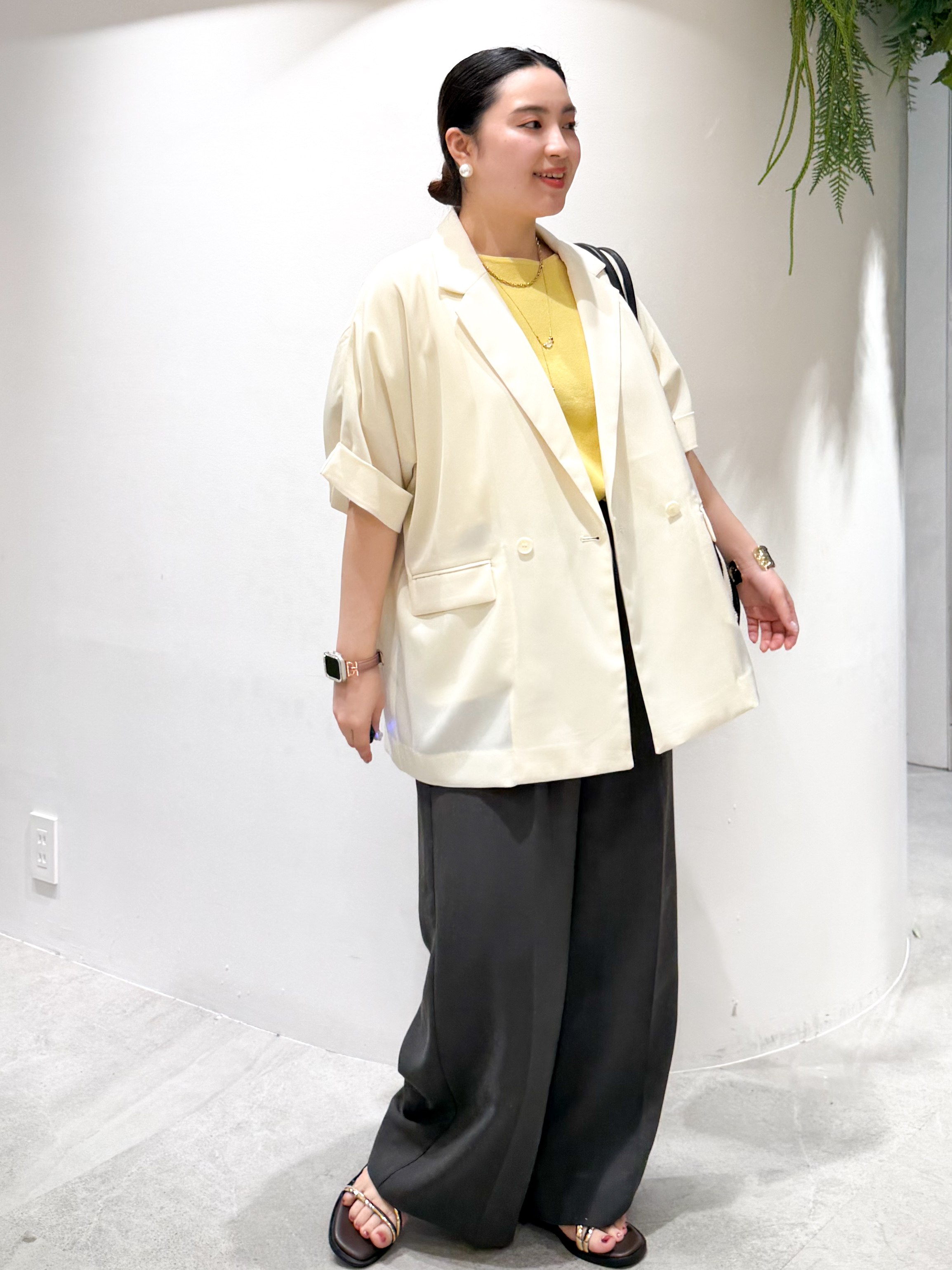 かりんさんの「OPAQUE.CLIP｜【接触冷感／吸水速乾／防シワ】リネンライクテーラードジャケット《洗濯機OK》」を使ったコーディネート