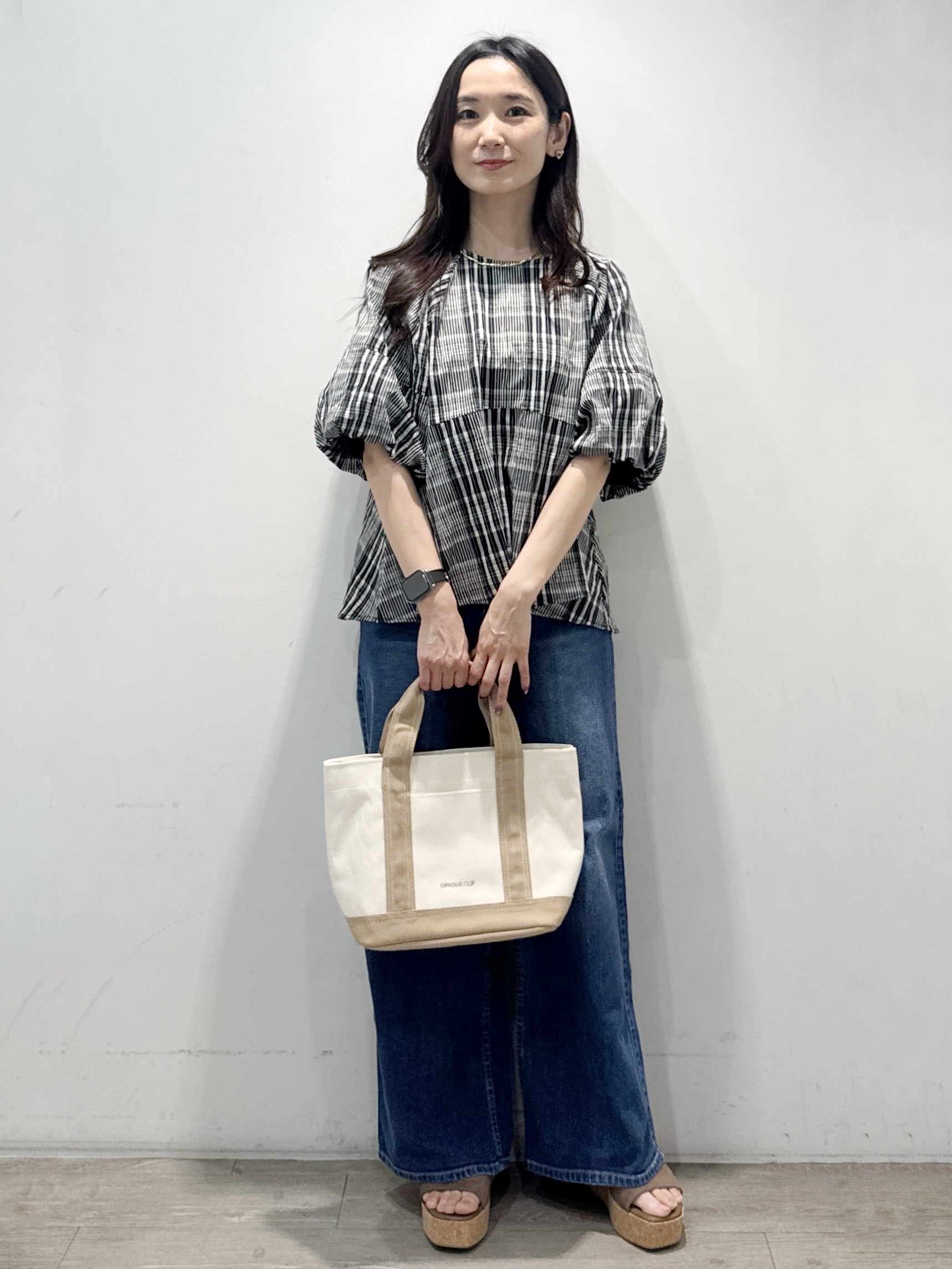 yuicciさんの「OPAQUE.CLIP｜チェック柄ペプラムブラウス【洗濯機OK】」を使ったコーディネート