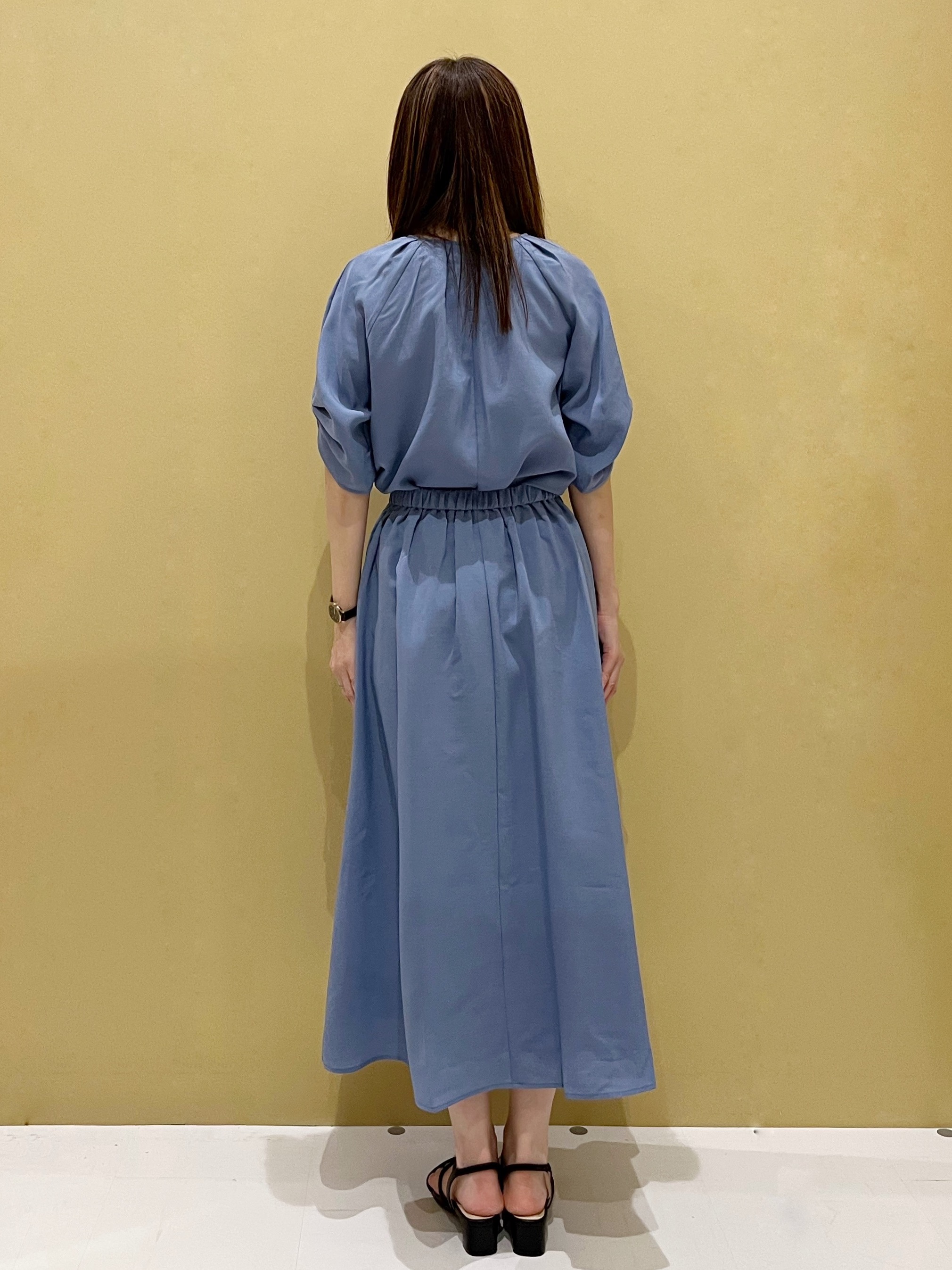 yukariさんの「OPAQUE.CLIP｜【接触冷感／吸水速乾】リネンライク タックスリーブブラウス《セットアップ対応／洗濯機OK》」を使ったコーディネート