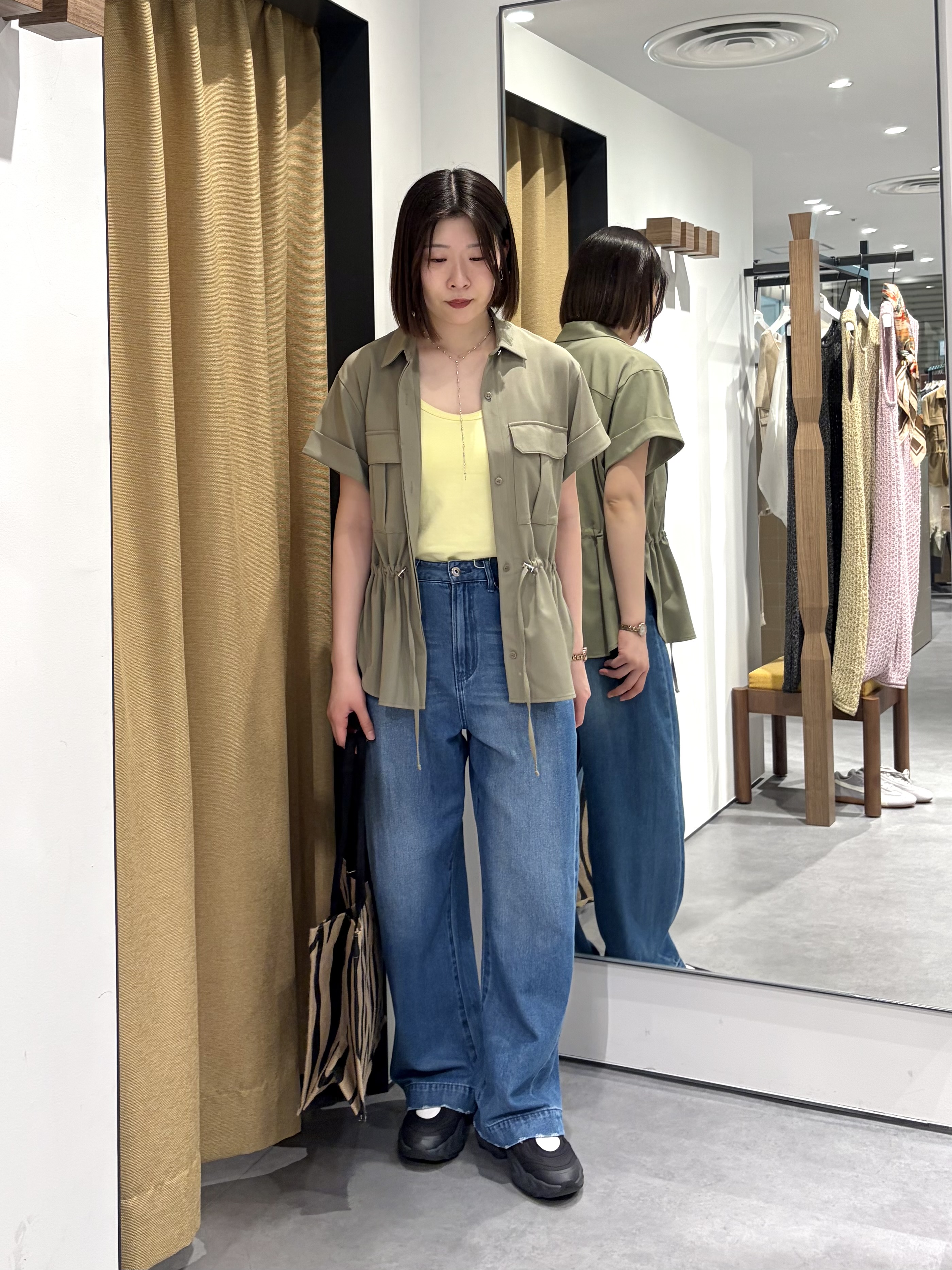 amiさんの「INDIVI｜Comfy SET UP｜サファリシャツ【セットアップ対応／通勤／カセット服／接触冷感／UVカット】」を使ったコーディネート