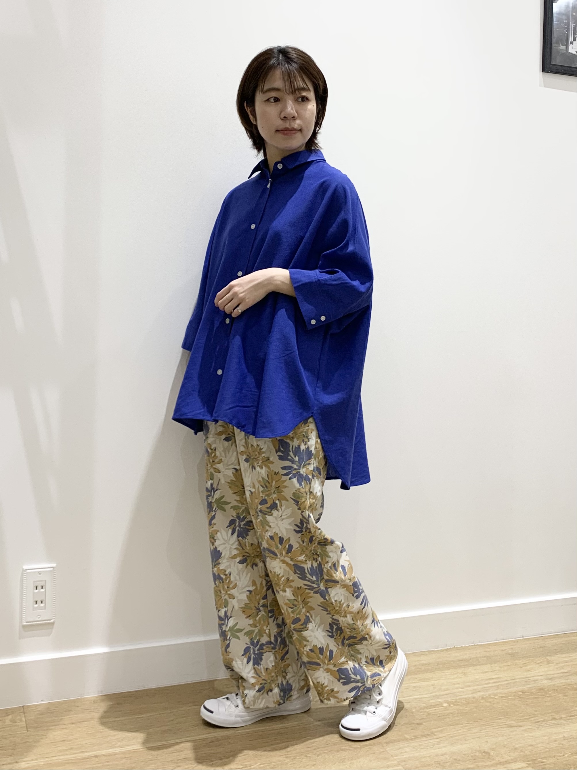 IMARIさんの「Dessin｜【セットアップ可/洗える】リネンブレンドドルマンシャツ」を使ったコーディネート