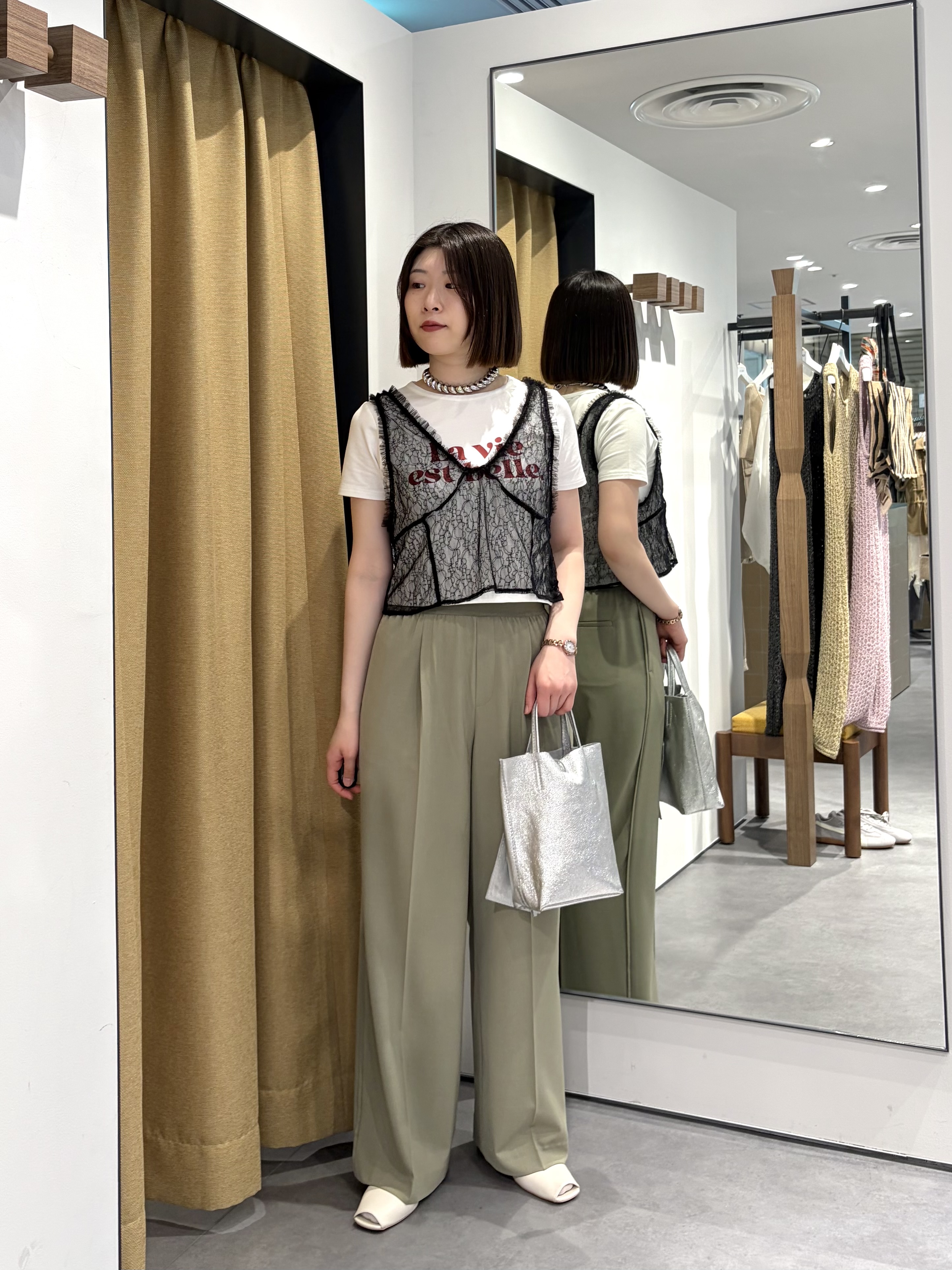 amiさんの「INDIVI｜Comfy SET UP｜サファリシャツ【セットアップ対応／通勤／カセット服／接触冷感／UVカット】」を使ったコーディネート