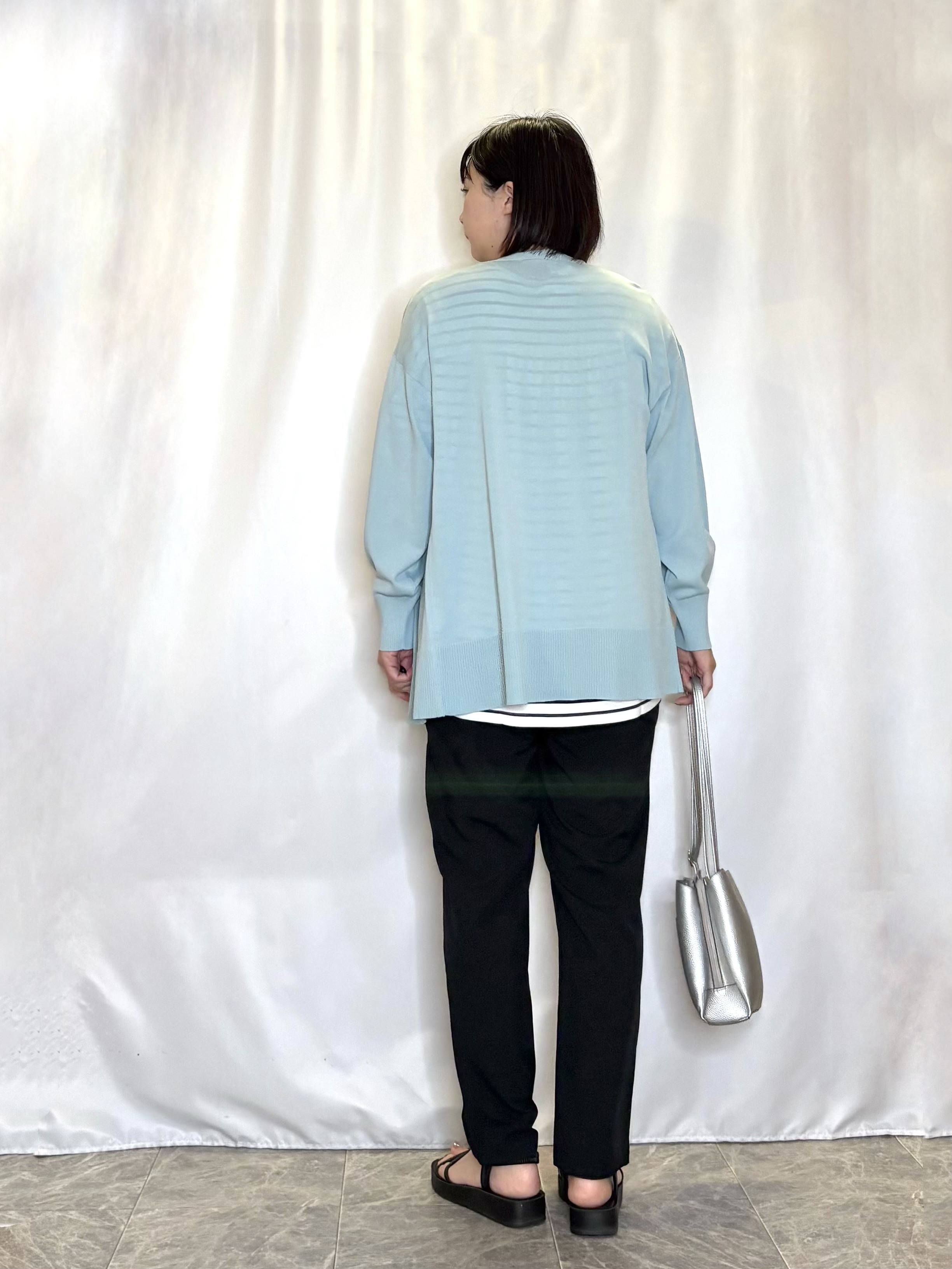 ネリさんの「SHOO･LA･RUE｜【洗濯機可/UV】さらっとしたタッチが心地よい ミドルカーディガン」を使ったコーディネート