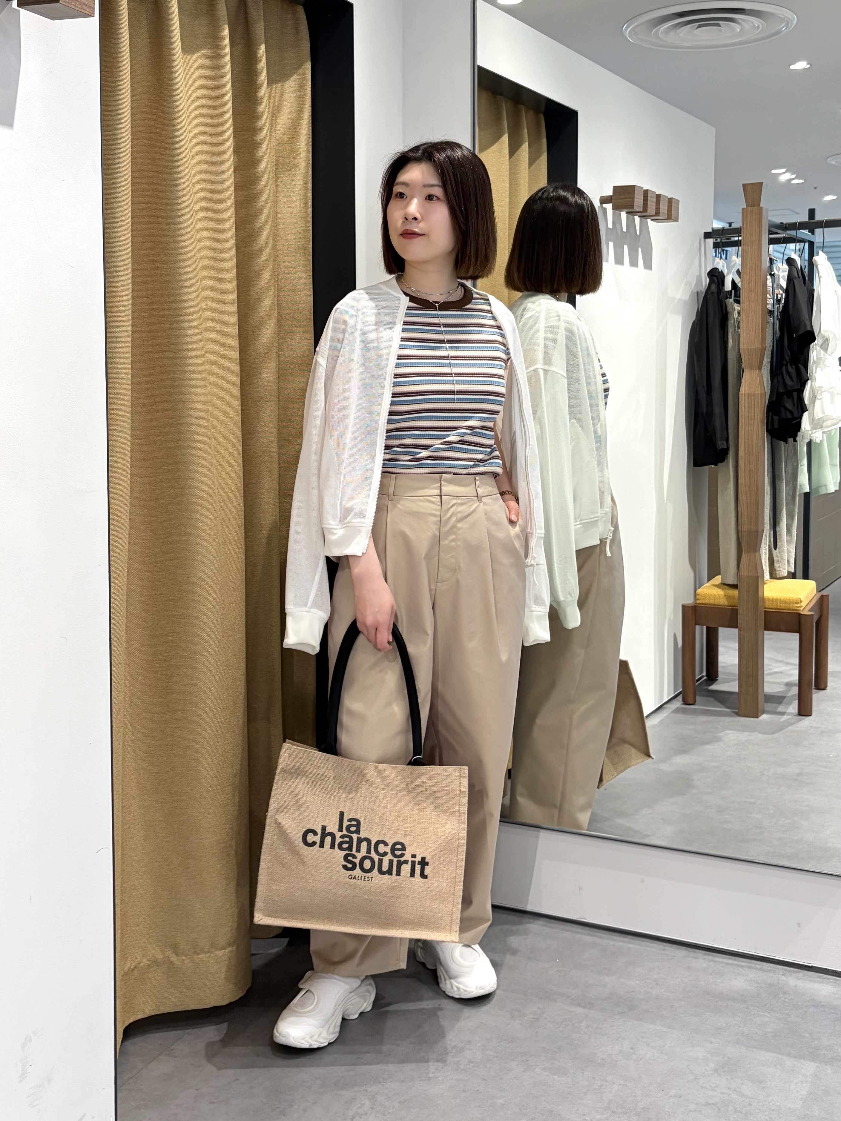 amiさんの「INDIVI｜メッシュブルゾン」を使ったコーディネート
