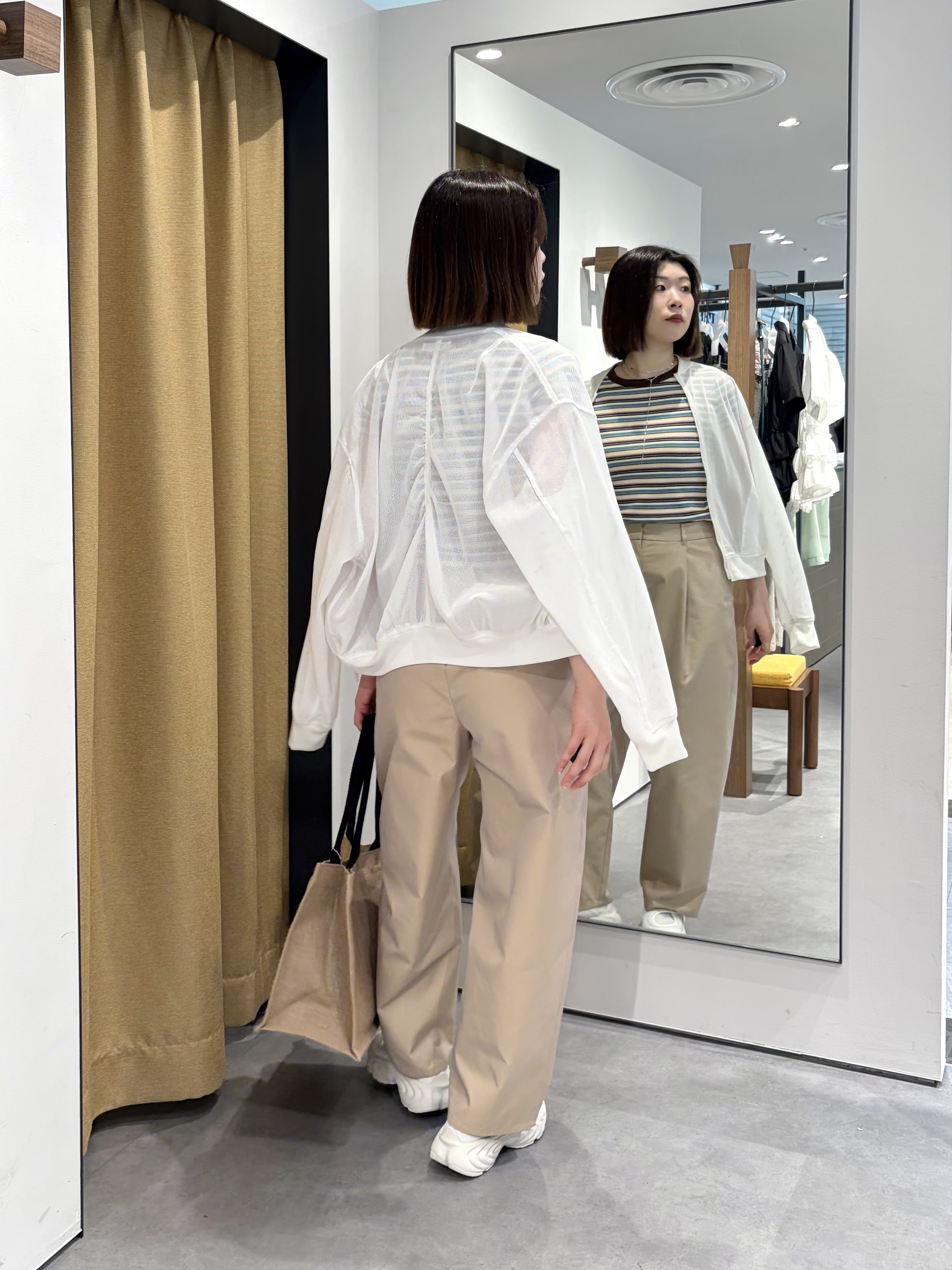 amiさんの「INDIVI｜メッシュブルゾン」を使ったコーディネート