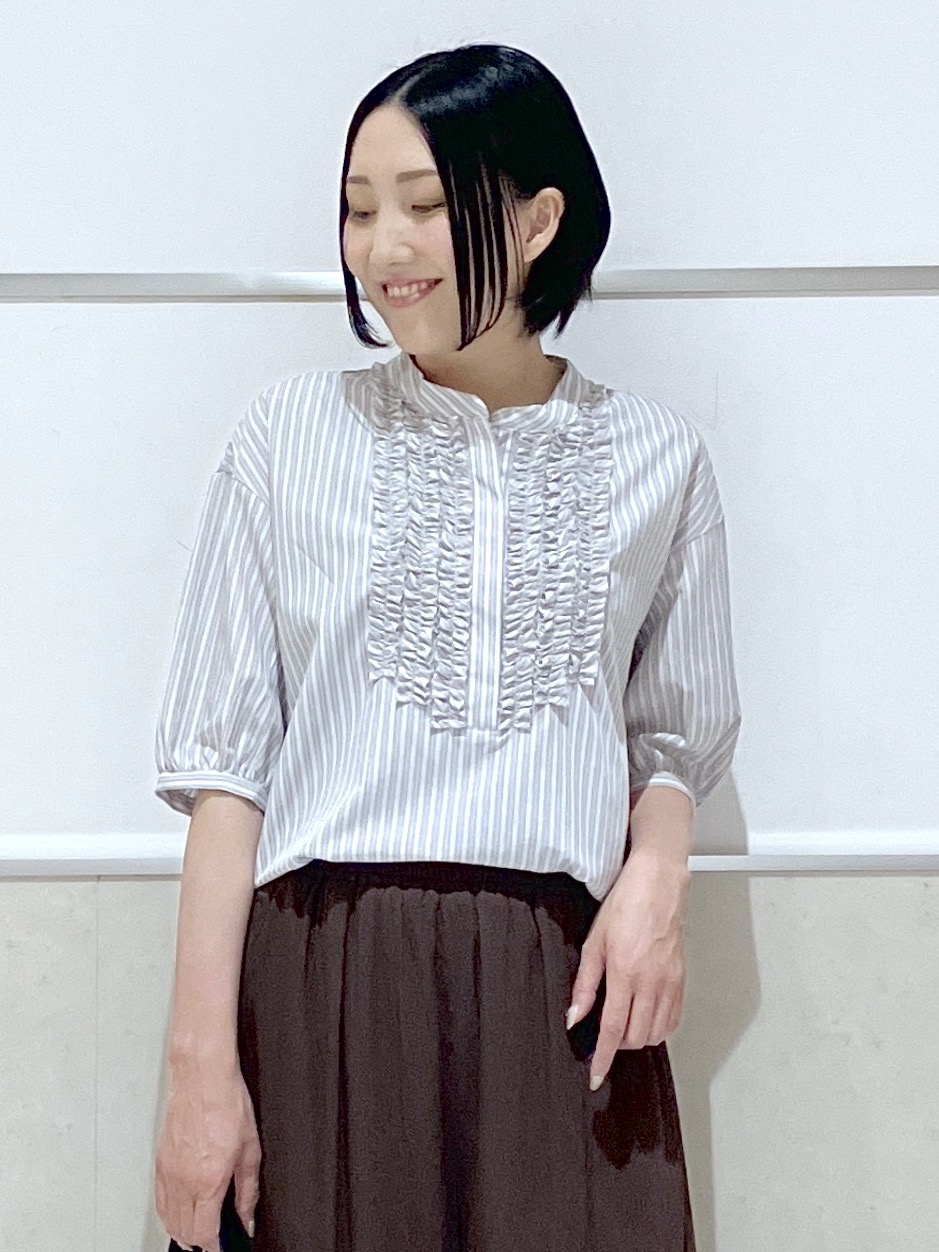 eriko さんの「Dessin｜【着映え/洗える】フロントフリル五分袖ブラウス」を使ったコーディネート