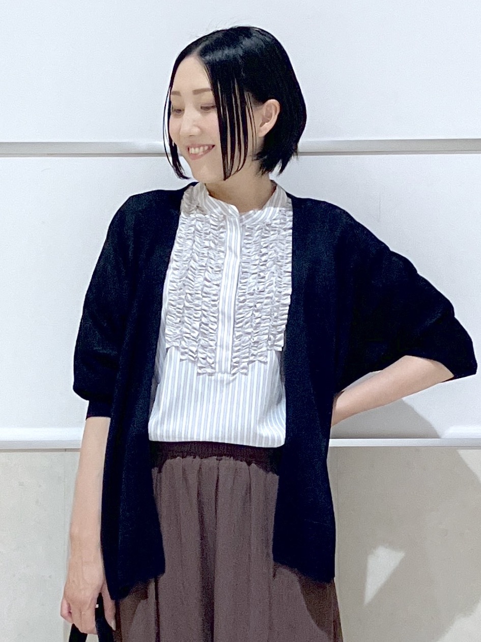 eriko さんの「Dessin｜【着映え/洗える】フロントフリル五分袖ブラウス」を使ったコーディネート