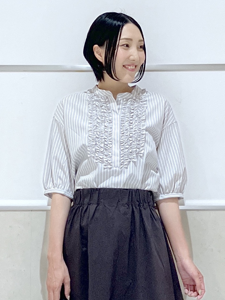 eriko さんの「Dessin｜【着映え/洗える】フロントフリル五分袖ブラウス」を使ったコーディネート