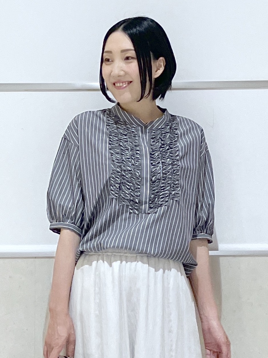 eriko さんの「Dessin｜【着映え/洗える】フロントフリル五分袖ブラウス」を使ったコーディネート