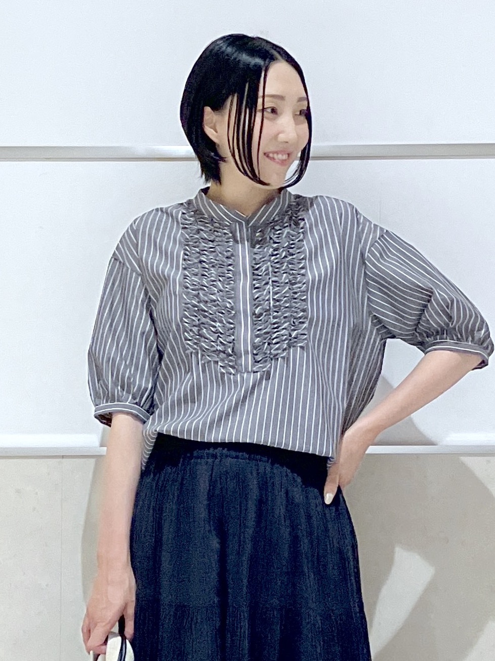 eriko さんの「Dessin｜【着映え/洗える】フロントフリル五分袖ブラウス」を使ったコーディネート