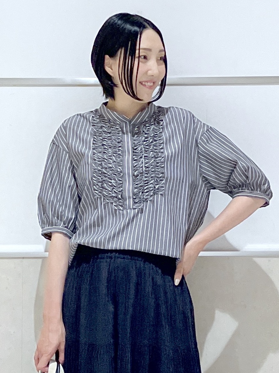 eriko さんの「Dessin｜【着映え/洗える】フロントフリル五分袖ブラウス」を使ったコーディネート