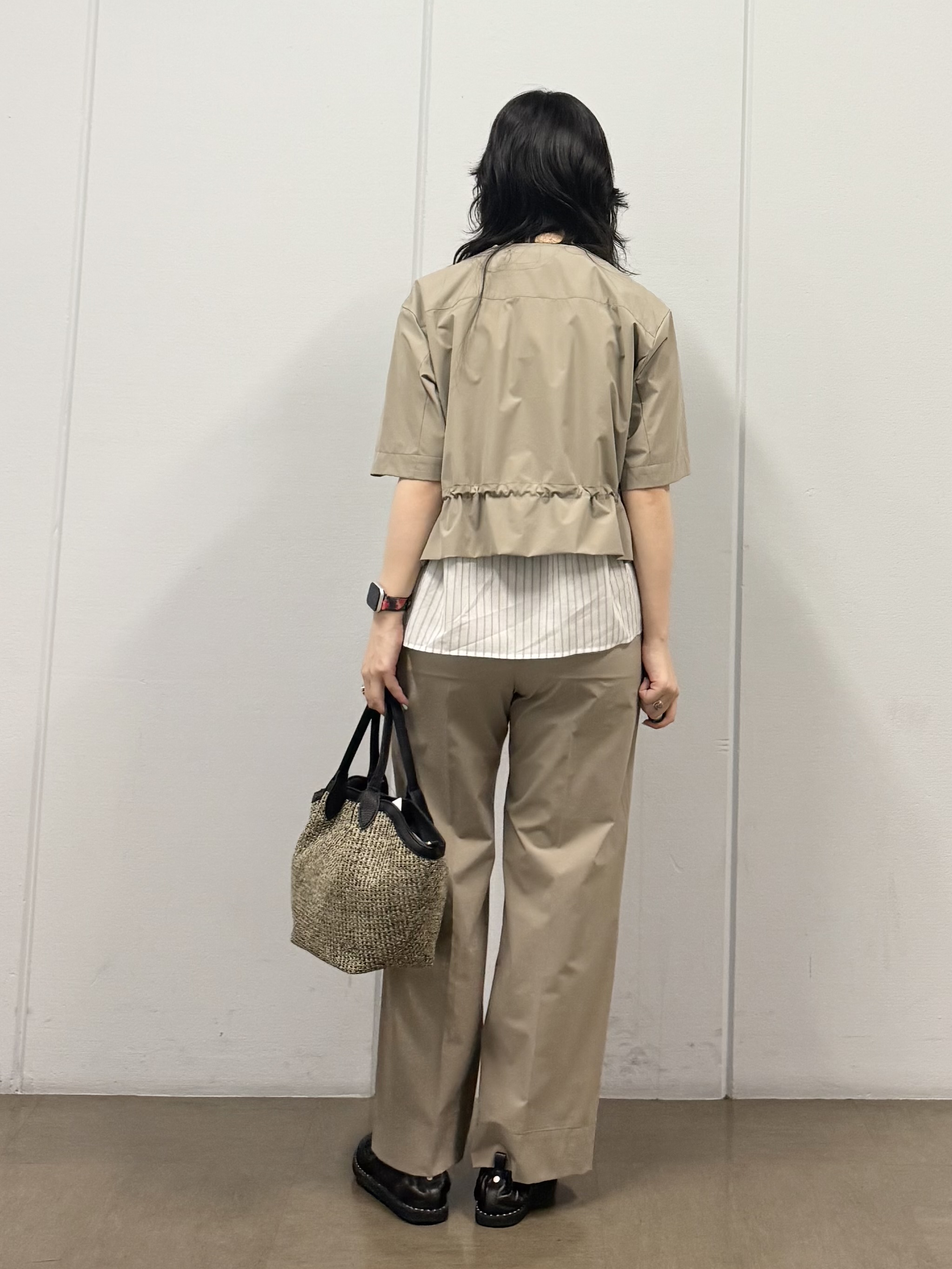 mizukiさんの「INDIVI｜【洗える／軽やか】フリル衿ギャザーブラウス」を使ったコーディネート