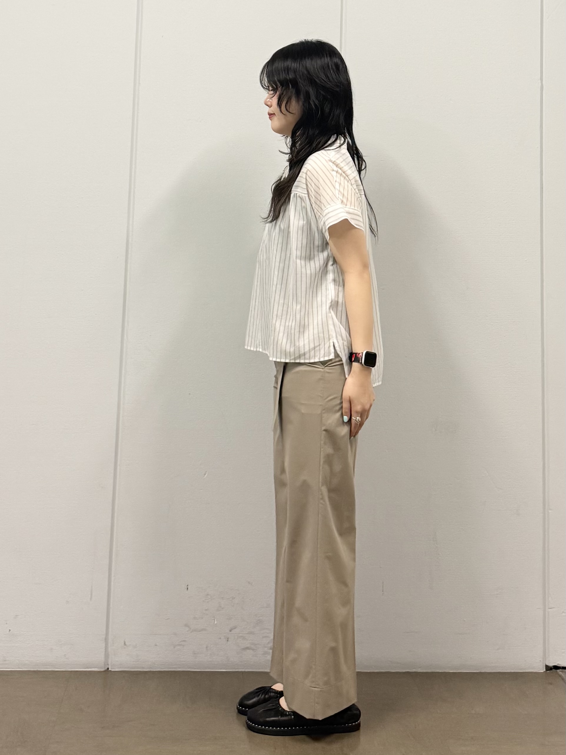 mizukiさんの「INDIVI｜【洗える／軽やか】フリル衿ギャザーブラウス」を使ったコーディネート