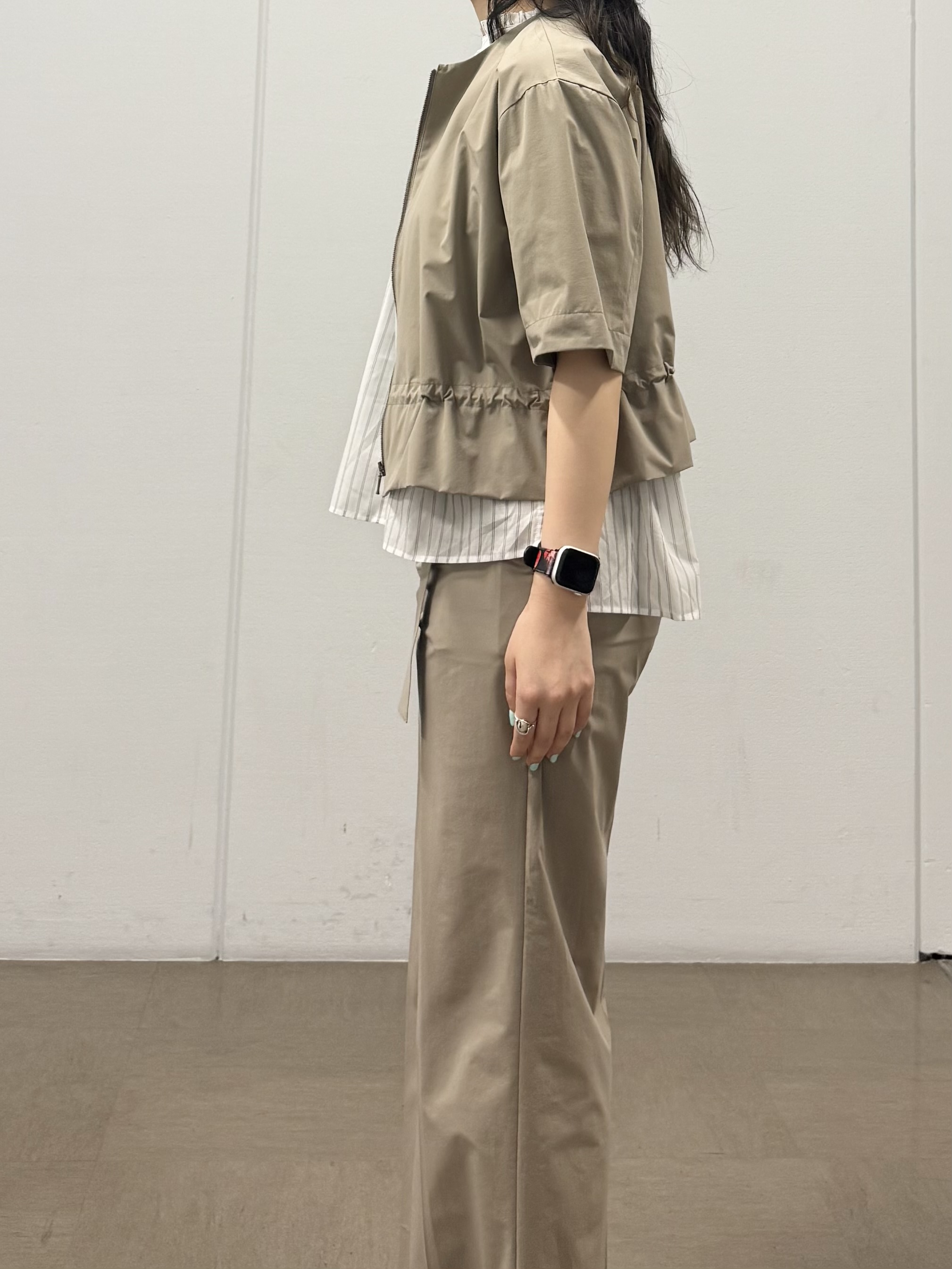 mizukiさんの「INDIVI｜【洗える／軽やか】フリル衿ギャザーブラウス」を使ったコーディネート