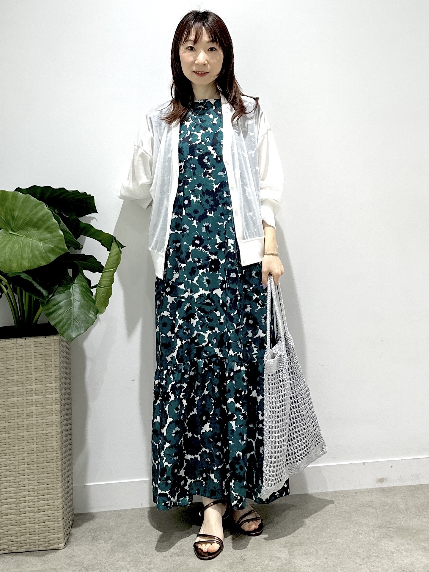 Miwaさんの「UNTITLED｜【7色展開/ゆったり/ショート丈】シアートリコットカーディガン」を使ったコーディネート