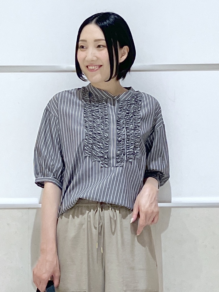 eriko さんの「Dessin｜【着映え/洗える】フロントフリル五分袖ブラウス」を使ったコーディネート