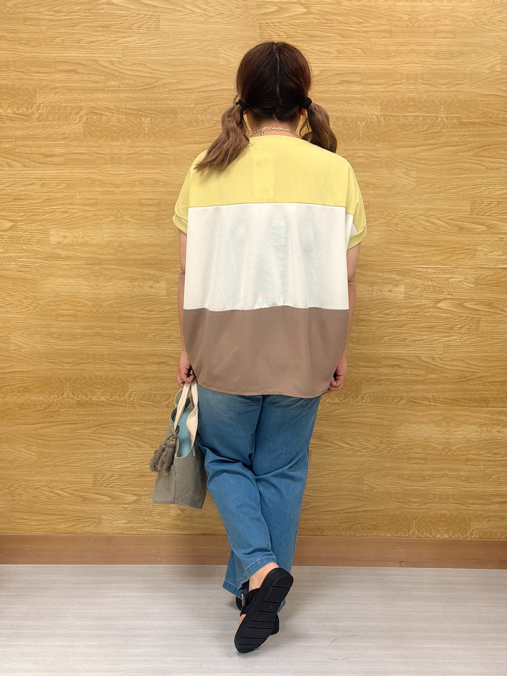 ぁむさんの「SHOO･LA･RUE｜【S-LL/洗濯機可/体型カバー】インせず着られる 異素材ブロッキング ドルマンＴシャツ」を使ったコーディネート