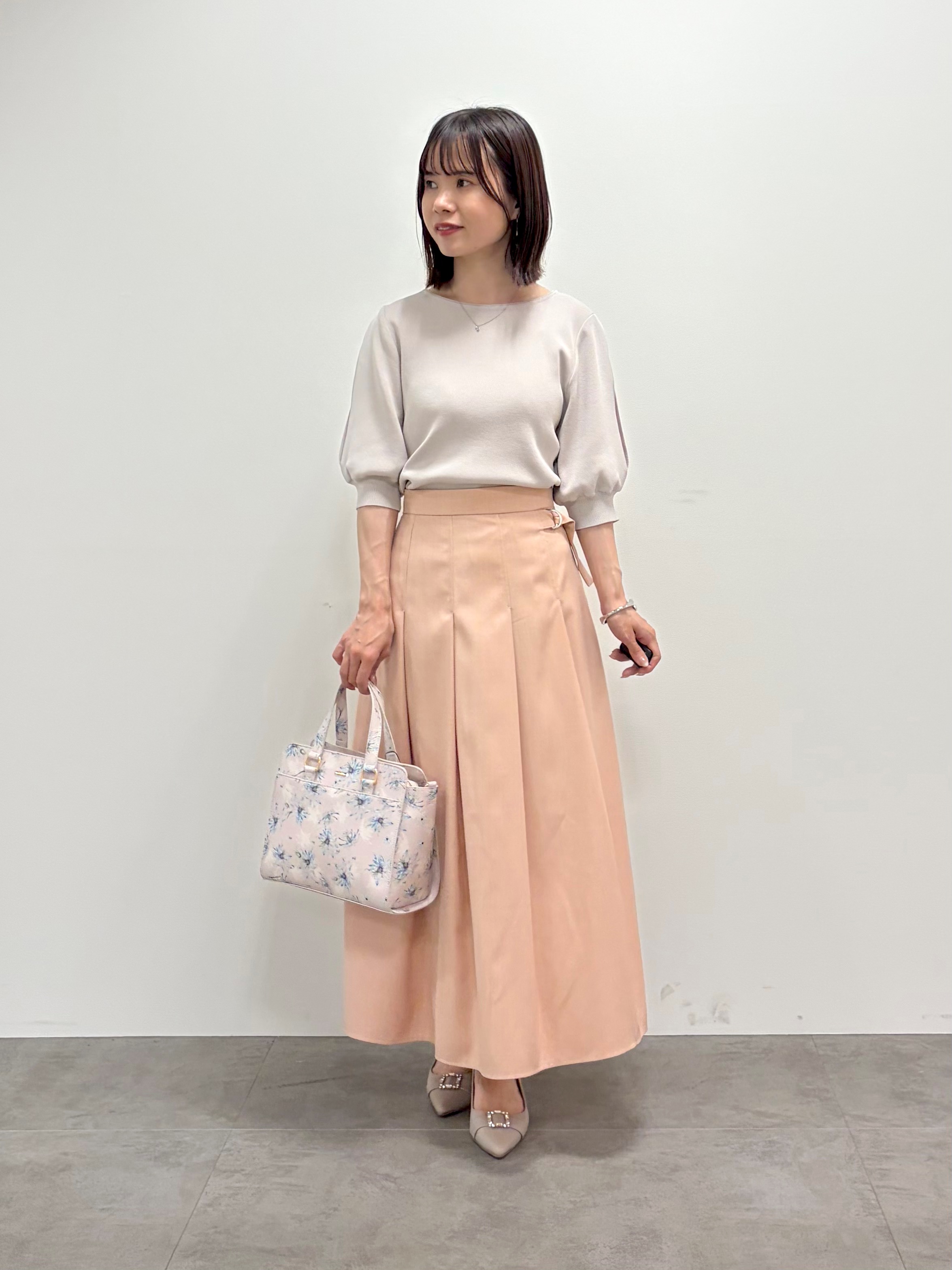 kozuさんの「index｜【接触冷感／UVケア】クールタッチラップスリーブニット《洗濯機OK／XS～3L／9col》」を使ったコーディネート