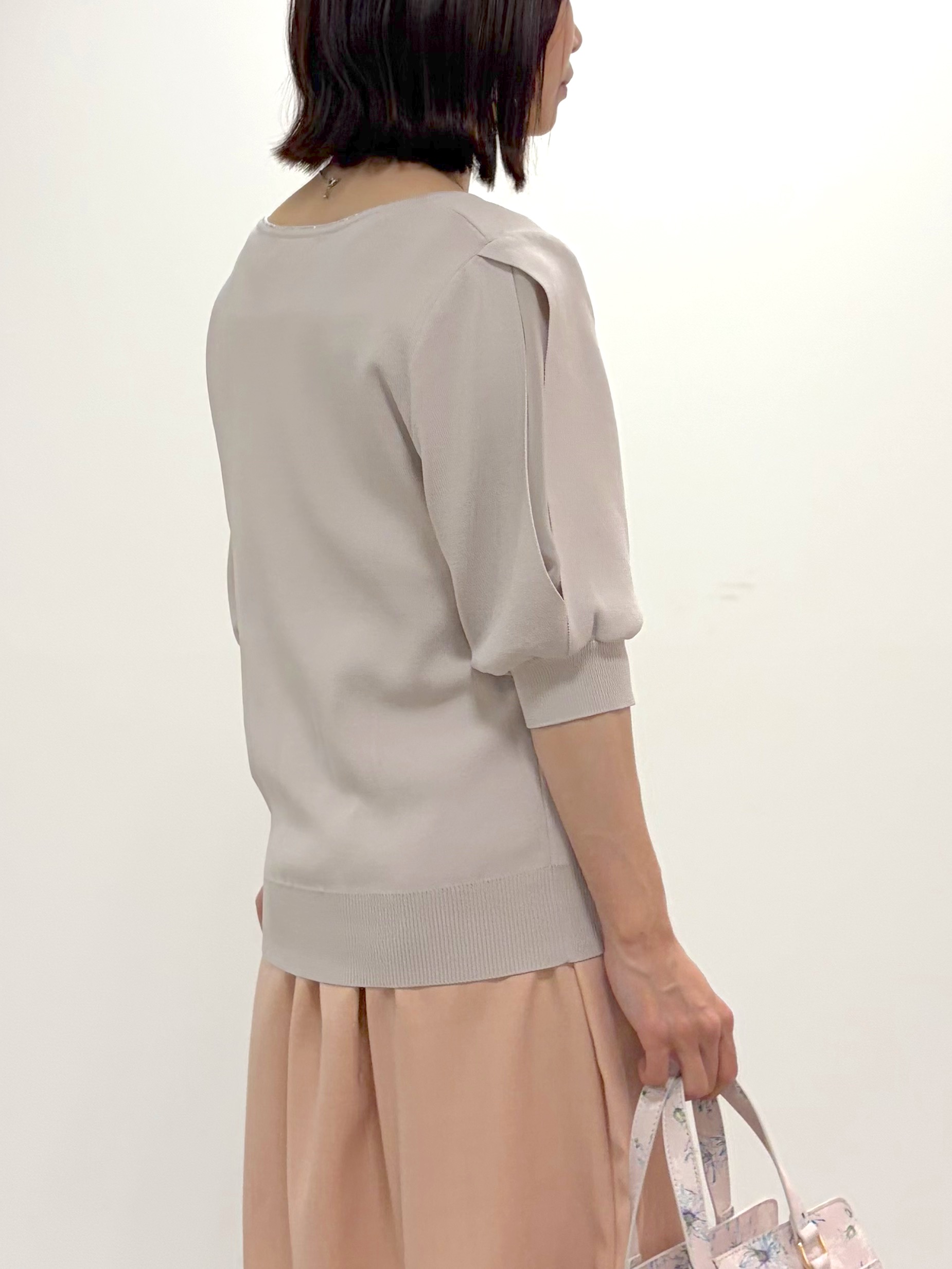 kozuさんの「index｜【接触冷感／UVケア】クールタッチラップスリーブニット《洗濯機OK／XS～3L／9col》」を使ったコーディネート