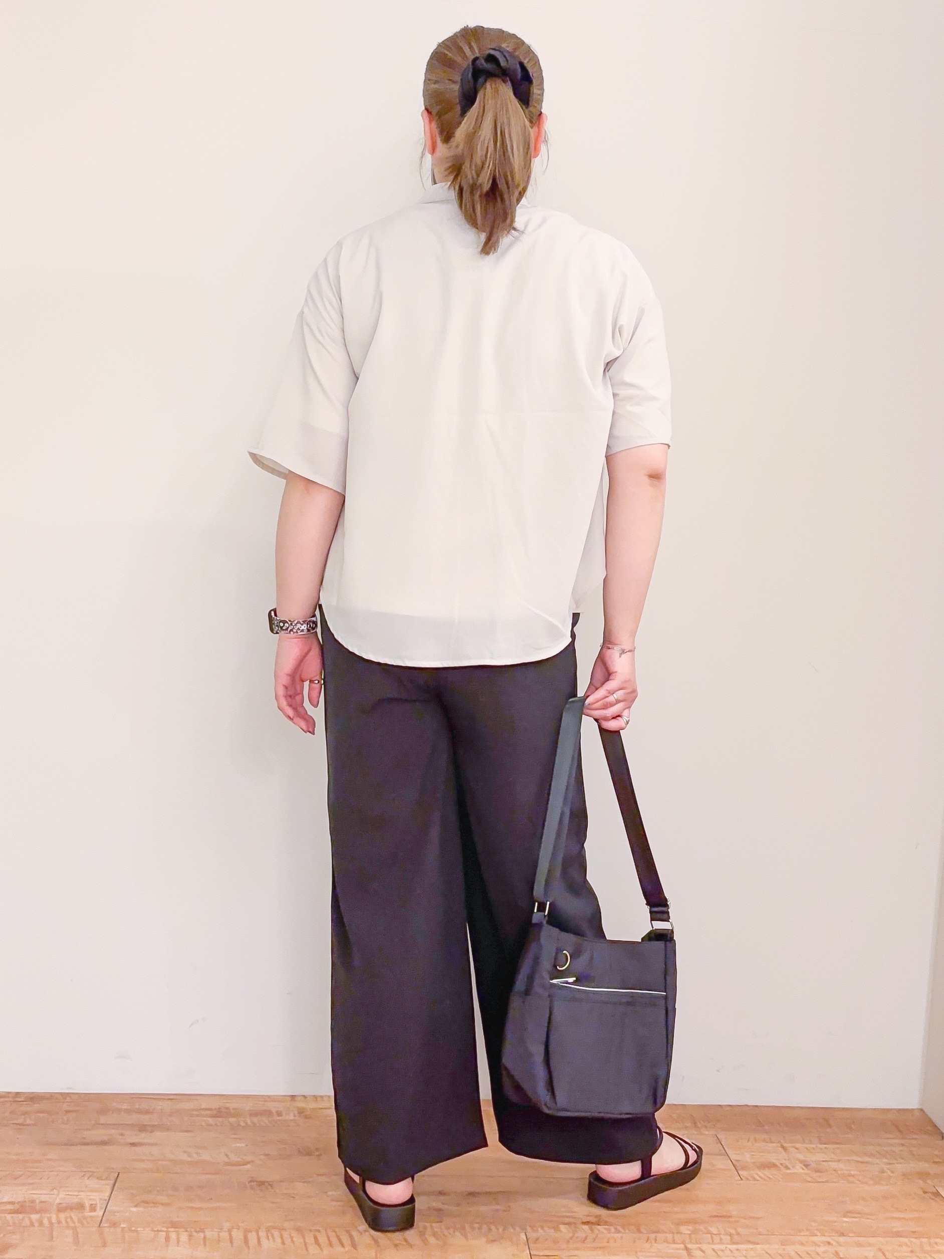 naoさんの「SHOO･LA･RUE｜【洗濯機可/S-LL】大人の抜け感 ゆるっと5分袖シャツ」を使ったコーディネート