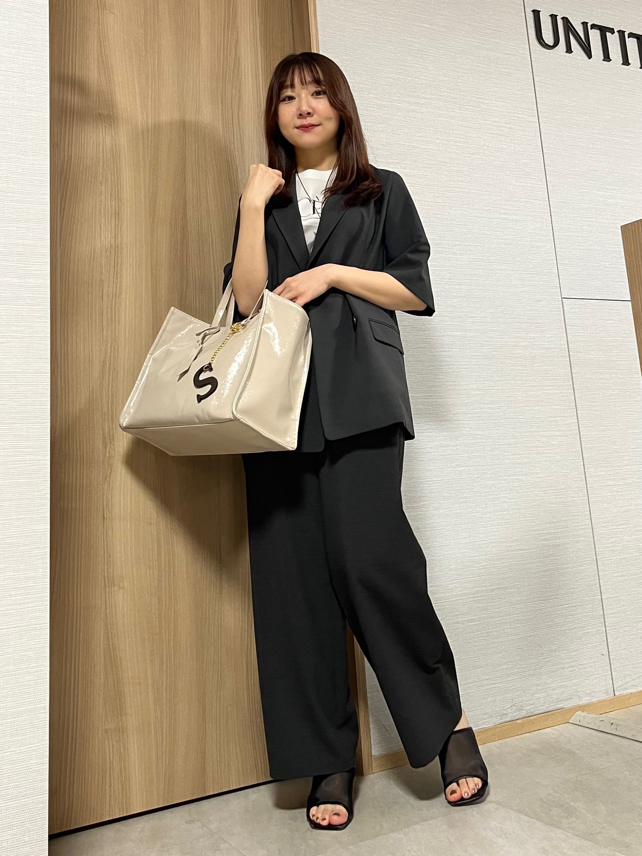 KAHOさんの「UNTITLED｜【シワになりにくい/セットアップ可/接触冷感】ハーフスリーブジャケット」を使ったコーディネート