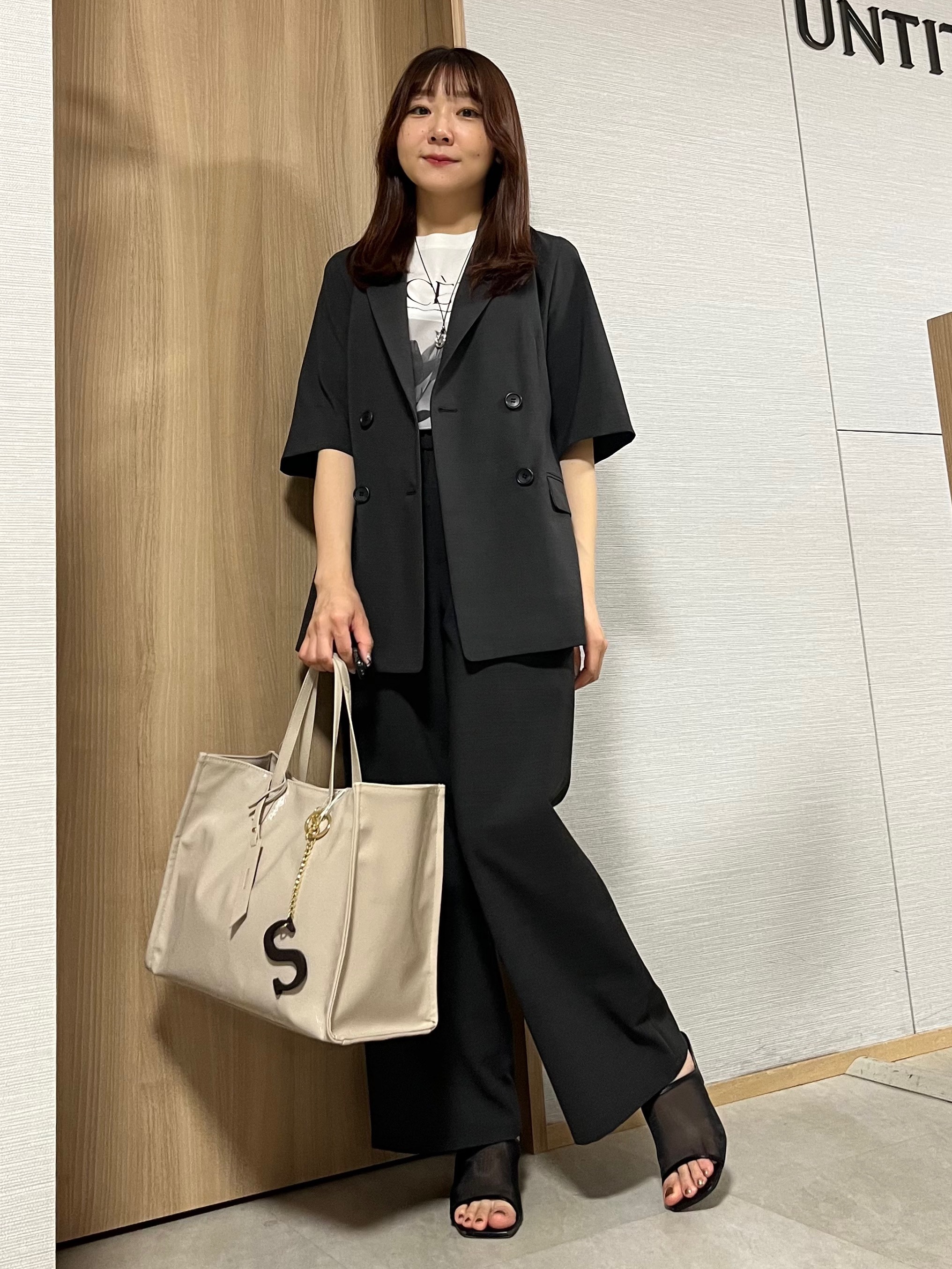 KAHOさんの「UNTITLED｜【シワになりにくい/セットアップ可/接触冷感】ハーフスリーブジャケット」を使ったコーディネート
