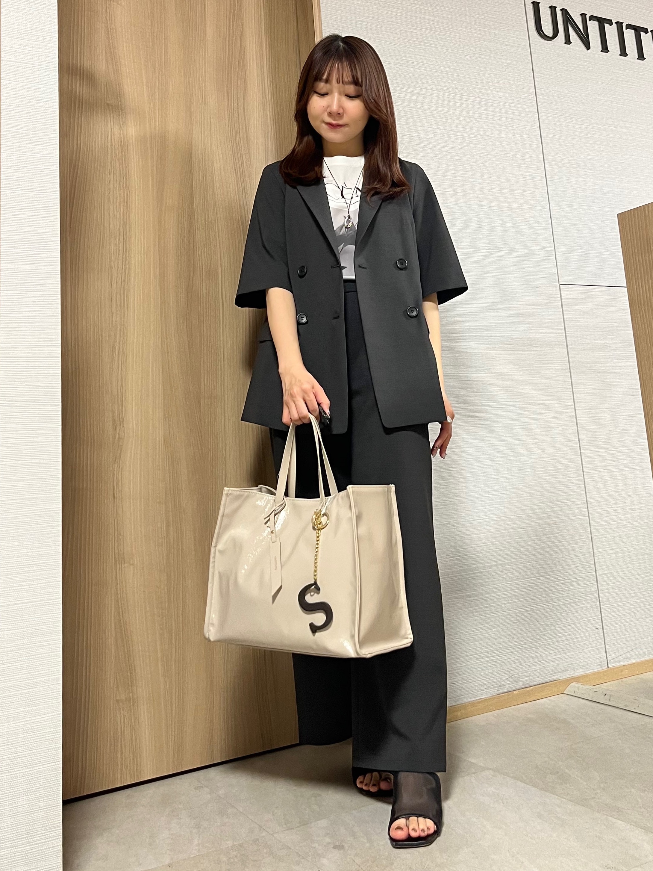KAHOさんの「UNTITLED｜【シワになりにくい/セットアップ可/接触冷感】ハーフスリーブジャケット」を使ったコーディネート