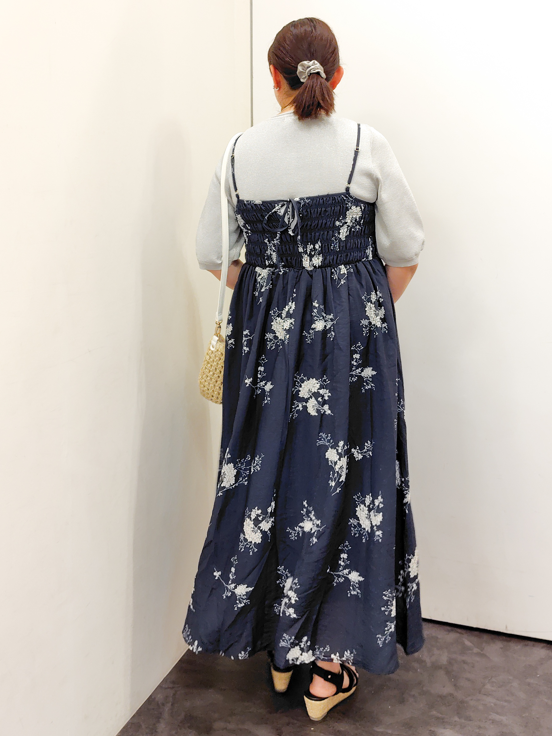 こんちゃんさんの「grove｜【シリーズ累計36万枚/UVカット・ひんやり・洗濯機OK】やわらかドライタッチ 五分袖クルーネックニ」を使ったコーディネート