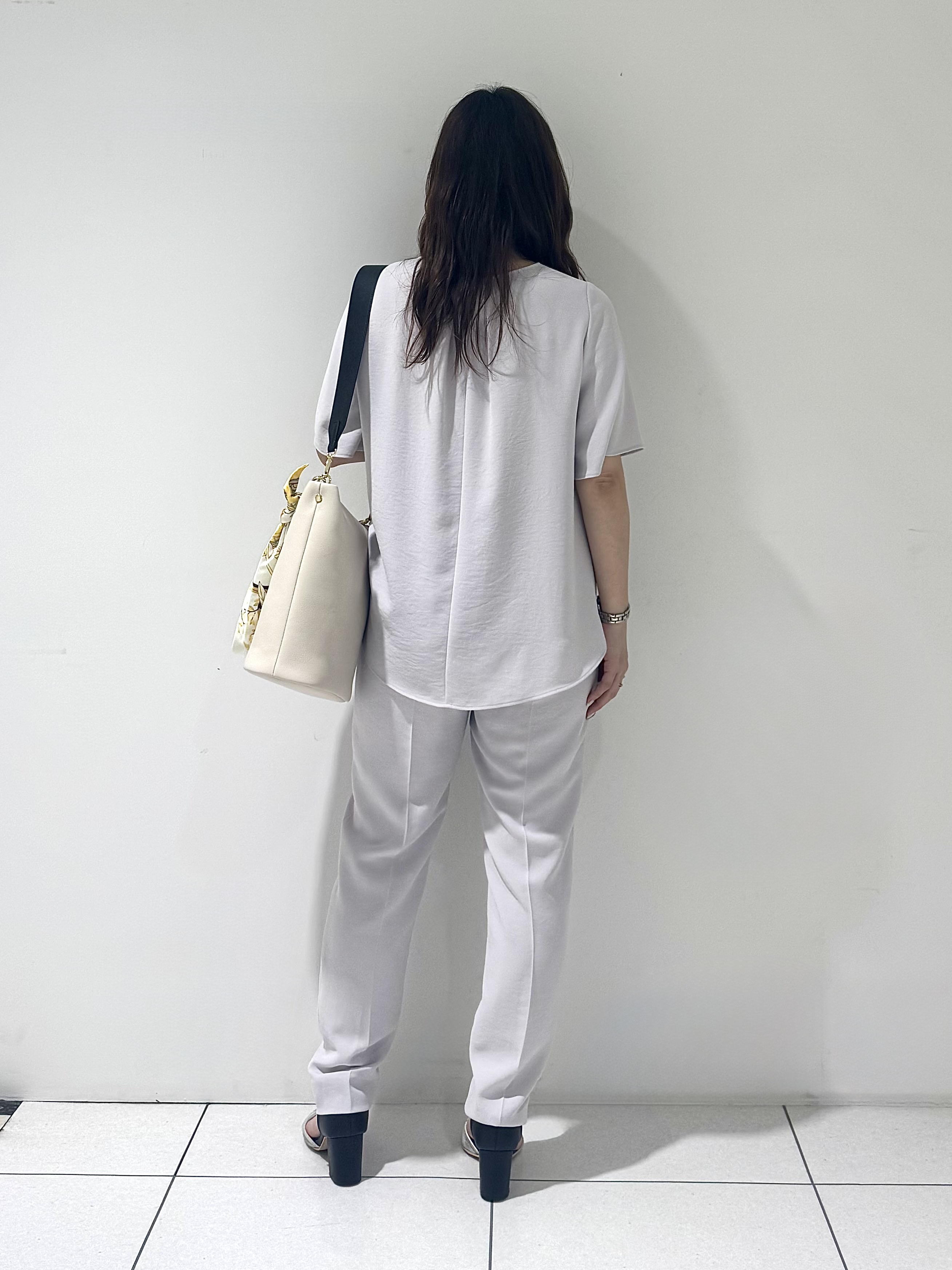 そんさんの「INDIVI｜【着る日傘】シフォンドッキングブラウス」を使ったコーディネート