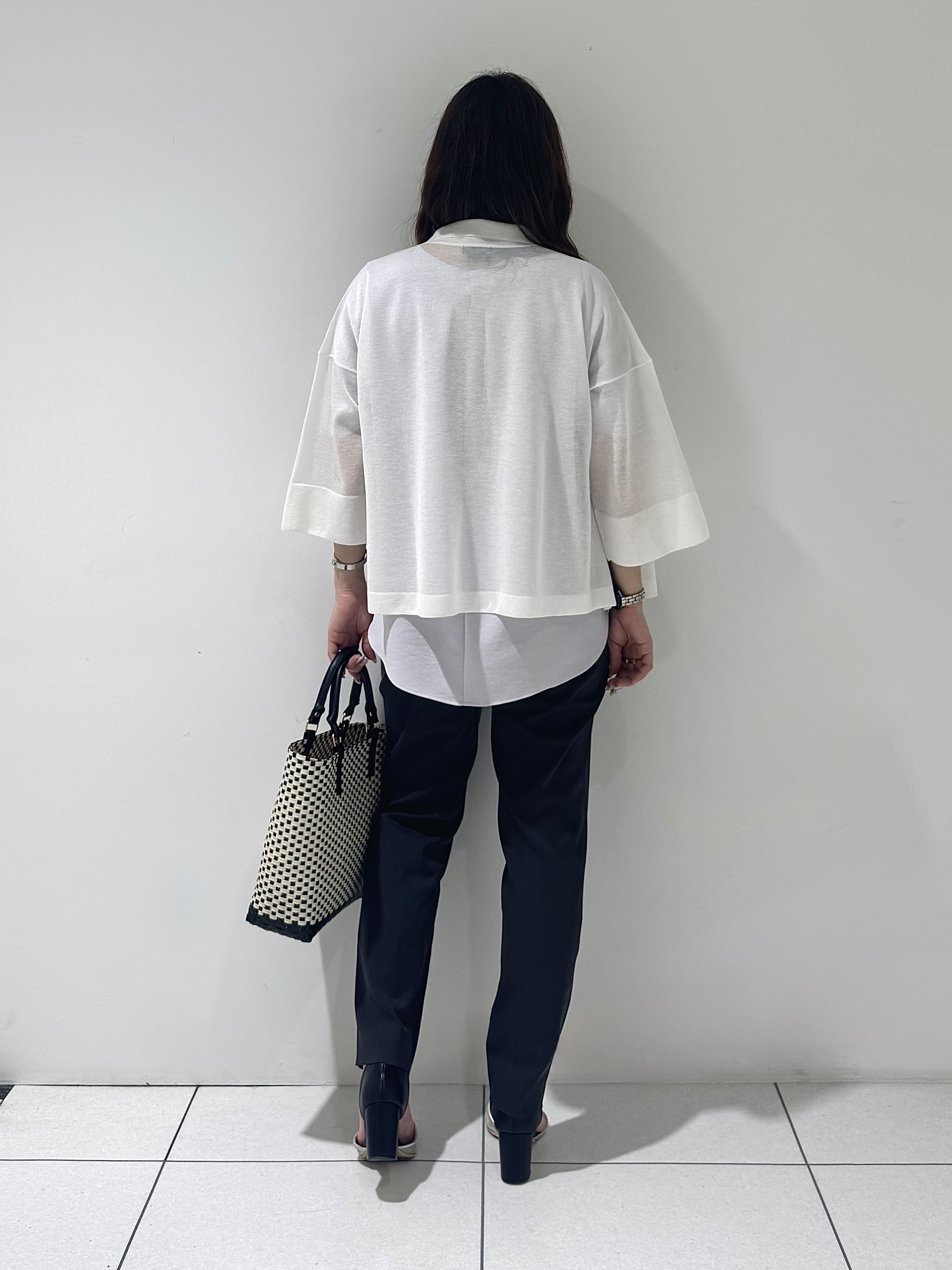 そんさんの「INDIVI｜【洗える／シアー】衿付きシャツライクニットカーディガン」を使ったコーディネート