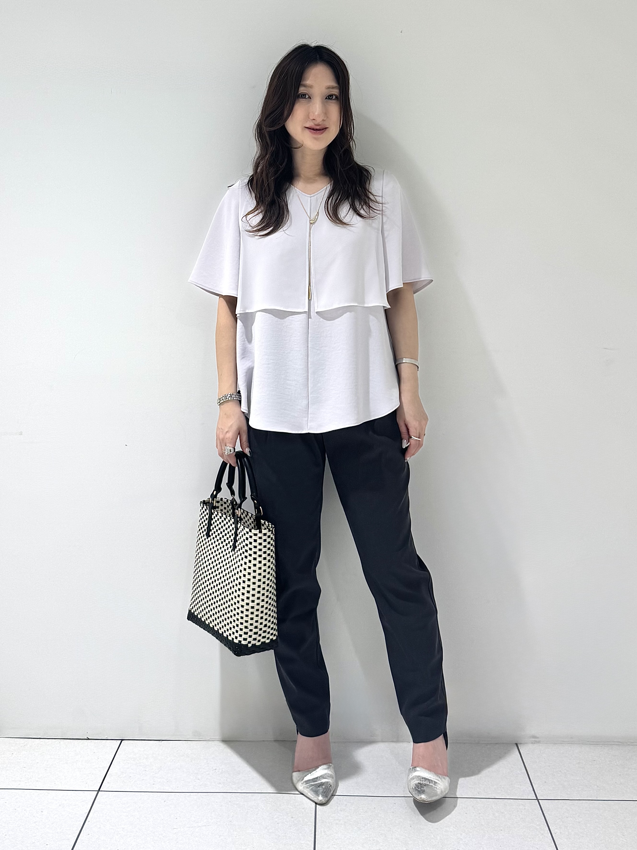 そんさんの「INDIVI｜【洗える／シアー】衿付きシャツライクニットカーディガン」を使ったコーディネート