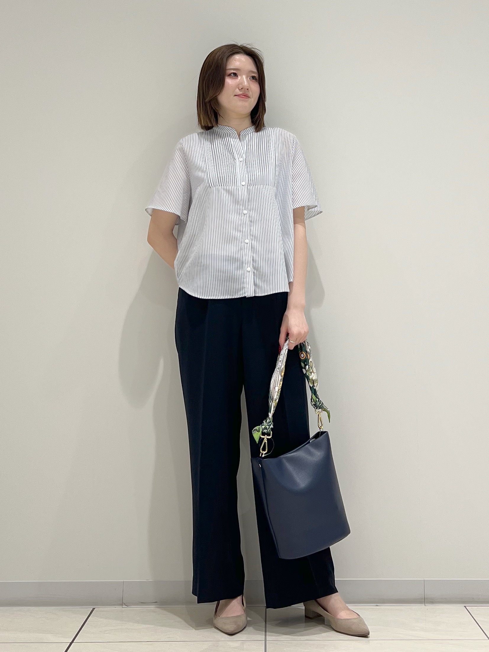 T.Kさんの「INDIVI｜【接触冷感/洗える】シアーシャンブレーピンタックブラウス」を使ったコーディネート