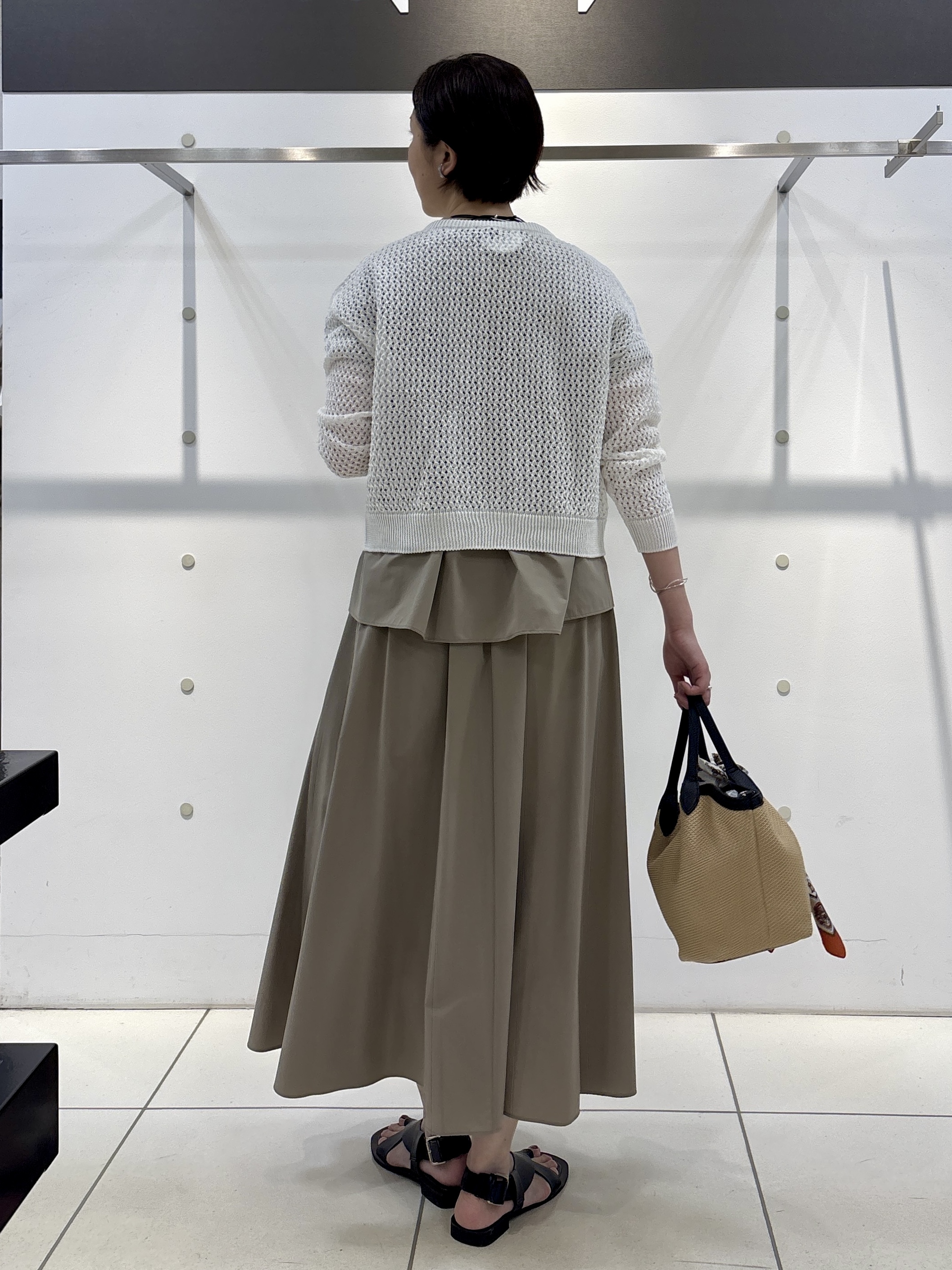 yuriさんの「INDIVI｜【撥水／UVケア／SETUP可能】軽量タックスキッパーブラウス」を使ったコーディネート