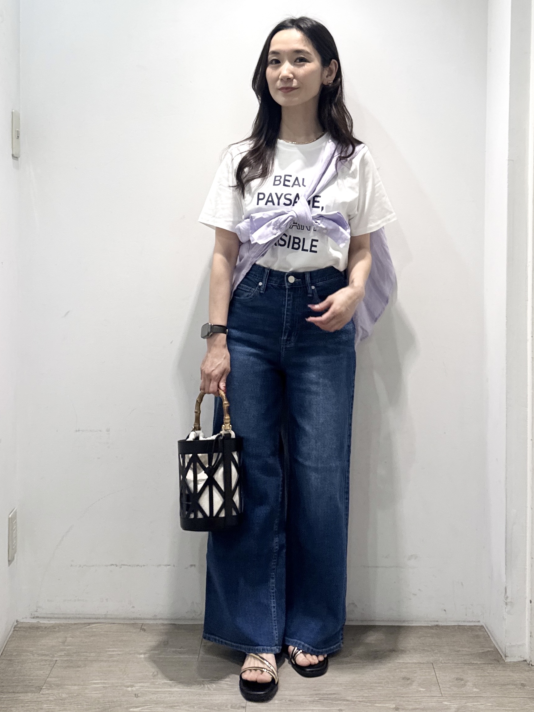 yuicciさんの「OPAQUE.CLIP｜ロゴプリント刺繍アソートTシャツ【洗濯機OK】」を使ったコーディネート