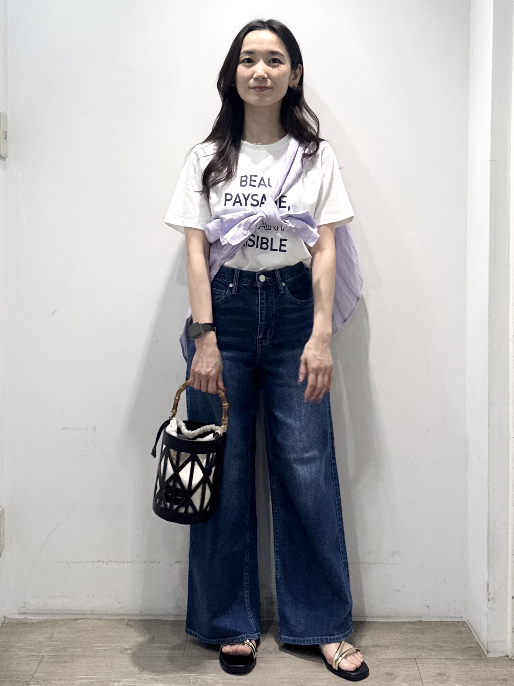yuicciさんの「OPAQUE.CLIP｜ロゴプリント刺繍アソートTシャツ【洗濯機OK】」を使ったコーディネート